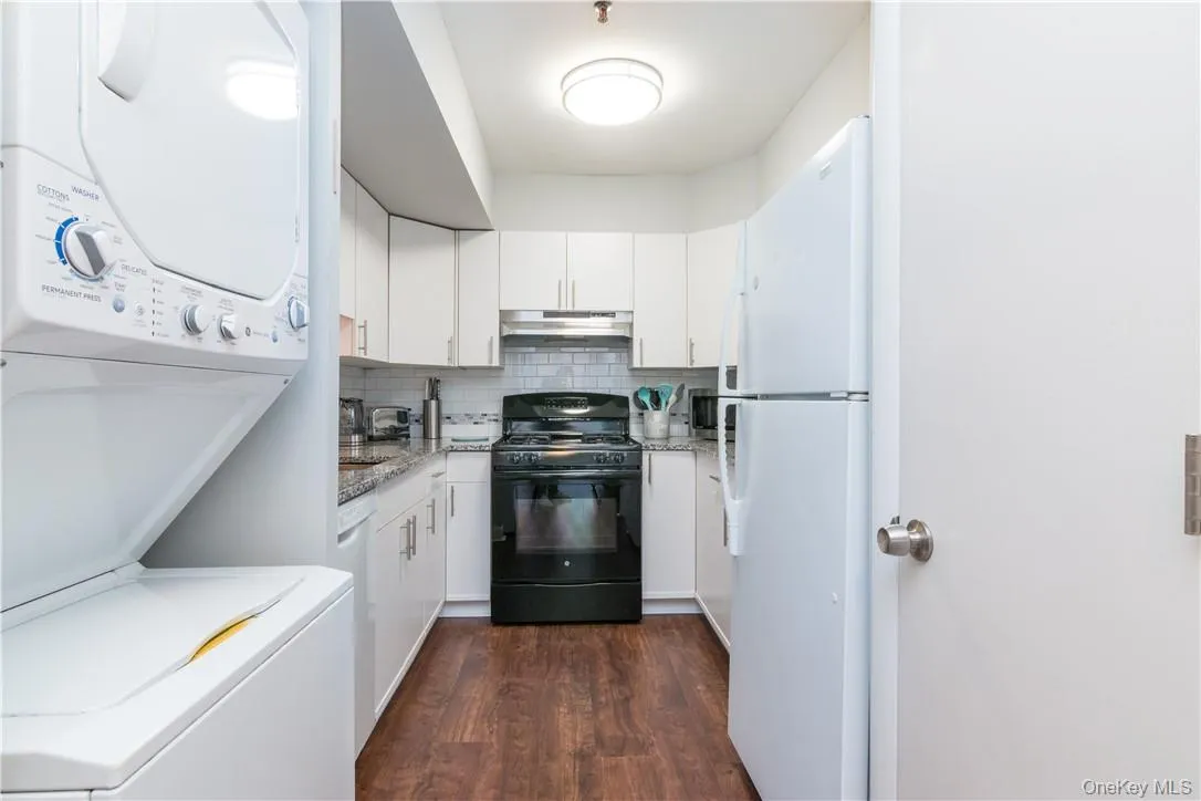 100 Chatterton Avenue, White Plains, NY, 2 Bedroom Bedrooms, 6 Room Rooms,2 BathroomBathrooms,Residential Lease,For Rent,Chatterton,0,1061873 100 Chatterton Avenue, White Plains, NY, 2 Bedroom Bedrooms, 6 Room Rooms,2 BathroomBathrooms,Residential Lease,For Rent,Chatterton,0,1061873