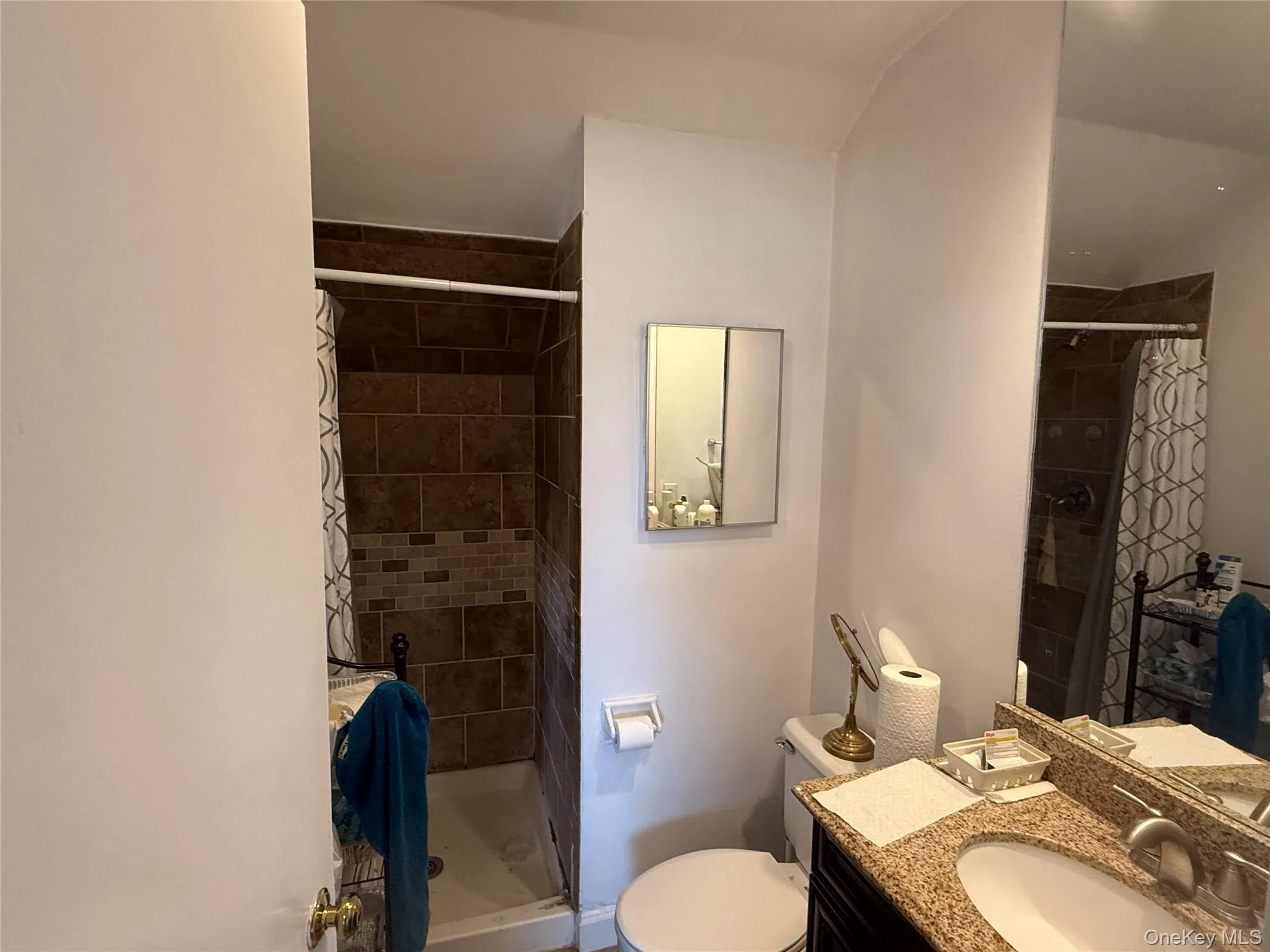 1408 Eagle Bay Drive, Ossining, NY, 1 Bedroom Bedrooms, 5 Rooms Rooms,2 BathroomsBathrooms,Residential,For Rent,Eagle Bay,0,1061876 1408 Eagle Bay Drive, Ossining, NY, 1 Bedroom Bedrooms, 5 Rooms Rooms,2 BathroomsBathrooms,Residential,For Rent,Eagle Bay,0,1061876