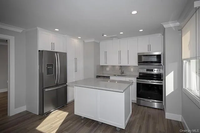 37 New York Avenue, Huntington, NY, 1 Bedroom Bedrooms, 4 Room Rooms,1 BathroomBathrooms,Residential Lease,For Rent,New York,0,1061877 37 New York Avenue, Huntington, NY, 1 Bedroom Bedrooms, 4 Room Rooms,1 BathroomBathrooms,Residential Lease,For Rent,New York,0,1061877