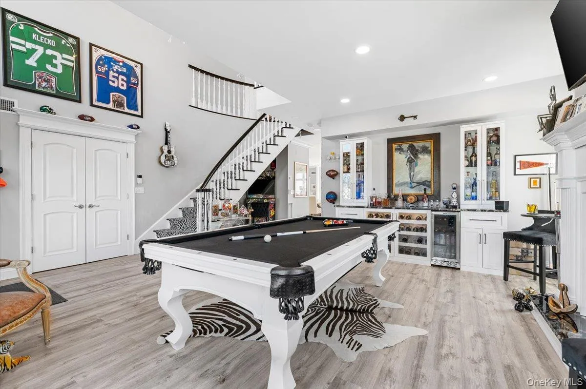 79 Fairwater Avenue, Oyster Bay, NY, 4 Bedrooms Bedrooms, 10 Rooms Rooms,2 BathroomsBathrooms,Residential,For Rent,Fairwater,0,1061878 79 Fairwater Avenue, Oyster Bay, NY, 4 Bedrooms Bedrooms, 10 Rooms Rooms,2 BathroomsBathrooms,Residential,For Rent,Fairwater,0,1061878