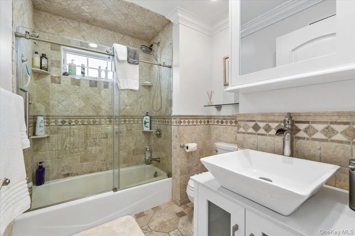 79 Fairwater Avenue, Oyster Bay, NY, 4 Bedrooms Bedrooms, 10 Rooms Rooms,2 BathroomsBathrooms,Residential,For Rent,Fairwater,0,1061878 79 Fairwater Avenue, Oyster Bay, NY, 4 Bedrooms Bedrooms, 10 Rooms Rooms,2 BathroomsBathrooms,Residential,For Rent,Fairwater,0,1061878