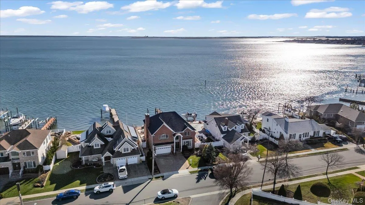 79 Fairwater Avenue, Oyster Bay, NY, 4 Bedrooms Bedrooms, 10 Rooms Rooms,2 BathroomsBathrooms,Residential,For Rent,Fairwater,0,1061878 79 Fairwater Avenue, Oyster Bay, NY, 4 Bedrooms Bedrooms, 10 Rooms Rooms,2 BathroomsBathrooms,Residential,For Rent,Fairwater,0,1061878