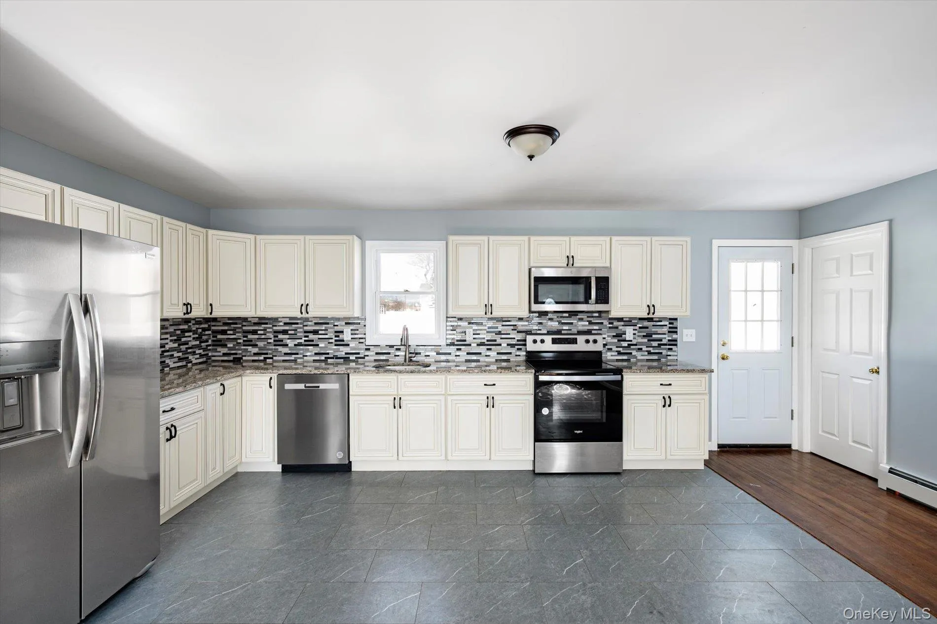93 Garfield Boulevard, Babylon, NY, 3 Bedroom Bedrooms, 6 Room Rooms,2 BathroomBathrooms,Residential Lease,For Rent,Garfield,0,1061881 93 Garfield Boulevard, Babylon, NY, 3 Bedroom Bedrooms, 6 Room Rooms,2 BathroomBathrooms,Residential Lease,For Rent,Garfield,0,1061881