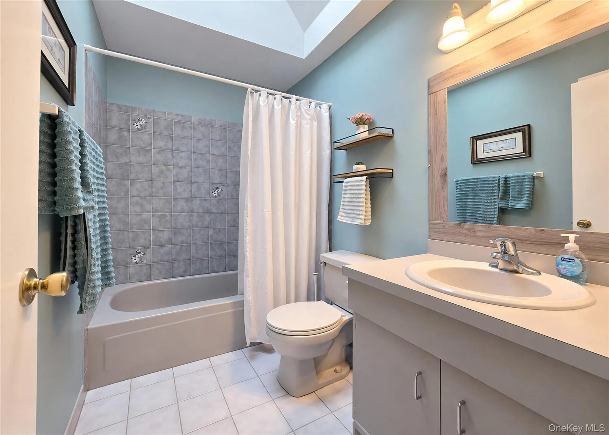 46 Jeremy Circle, Smithtown, NY, 3 Bedrooms Bedrooms, 6 Rooms Rooms,1 BathroomBathrooms,Residential,For Rent,Jeremy,0,1061889 46 Jeremy Circle, Smithtown, NY, 3 Bedrooms Bedrooms, 6 Rooms Rooms,1 BathroomBathrooms,Residential,For Rent,Jeremy,0,1061889