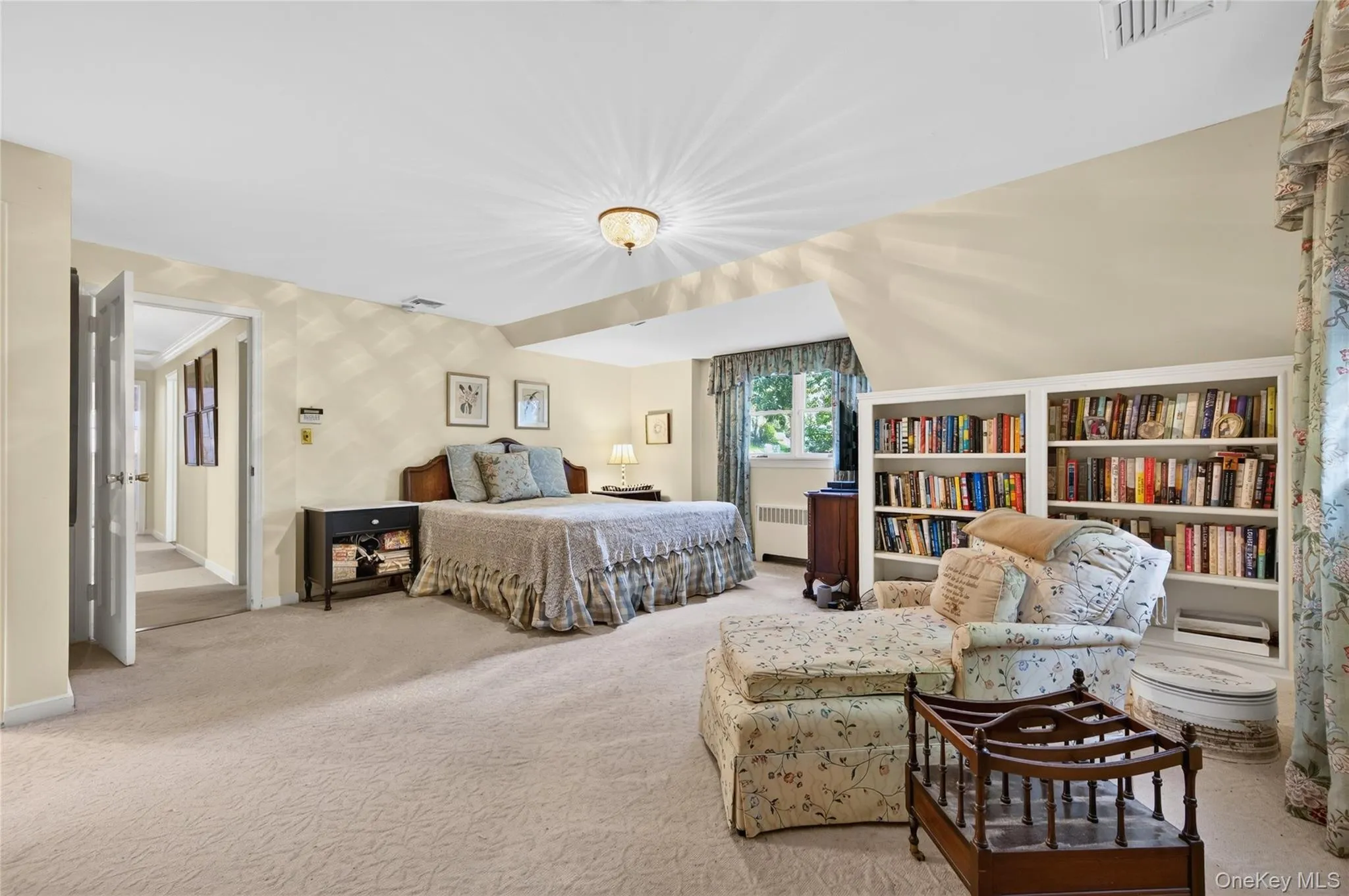 18 Sills Court, Huntington, NY, 4 Bedrooms Bedrooms, 9 Rooms Rooms,3 BathroomsBathrooms,Residential,For Rent,Sills,0,1061904 18 Sills Court, Huntington, NY, 4 Bedrooms Bedrooms, 9 Rooms Rooms,3 BathroomsBathrooms,Residential,For Rent,Sills,0,1061904