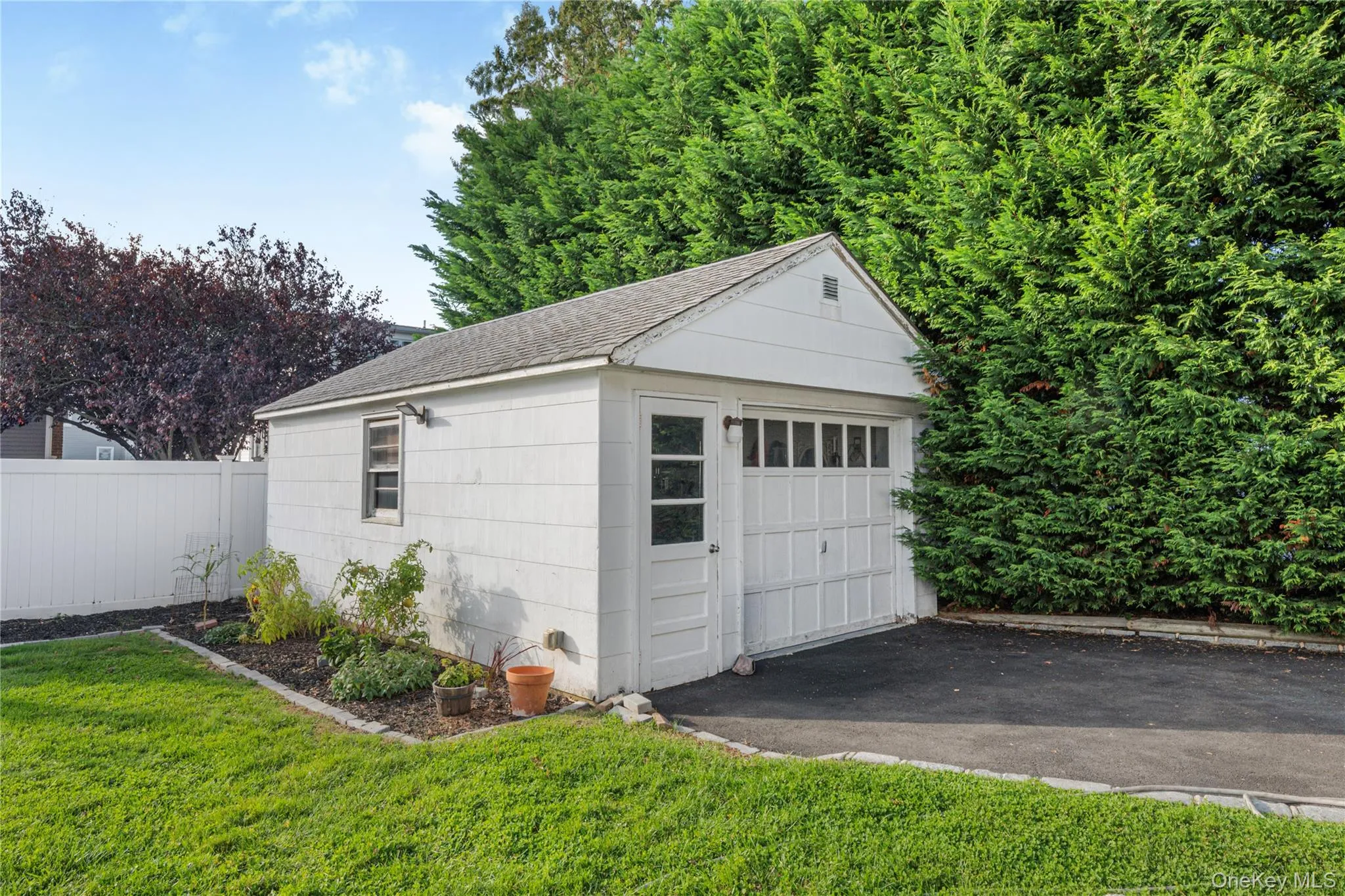 2450 Mermaid Avenue, Hempstead, NY, 4 Bedrooms Bedrooms, 7 Rooms Rooms,1 BathroomBathrooms,Residential,For Rent,Mermaid,0,1061907 2450 Mermaid Avenue, Hempstead, NY, 4 Bedrooms Bedrooms, 7 Rooms Rooms,1 BathroomBathrooms,Residential,For Rent,Mermaid,0,1061907