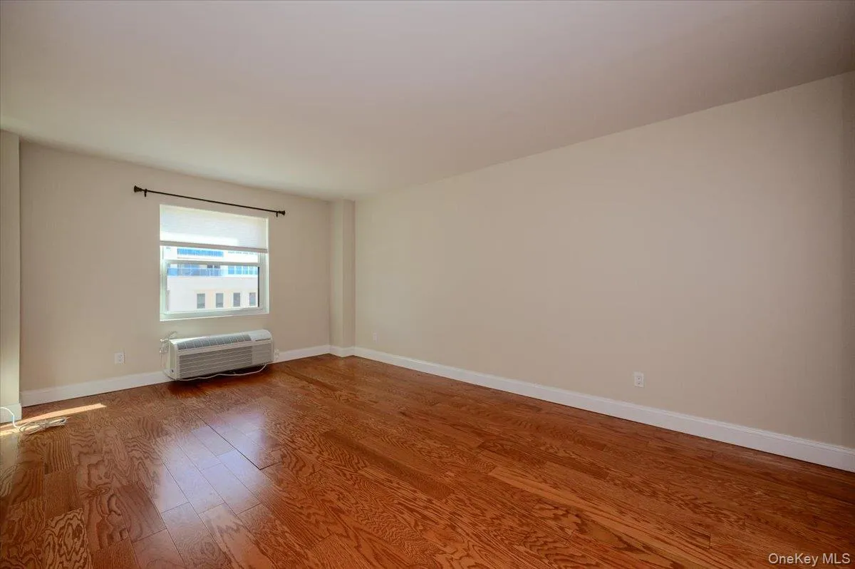 360 Shore Road, Long Beach, NY, 1 Bedroom Bedrooms, 4 Rooms Rooms,1 BathroomBathrooms,Residential,For Rent,Shore,0,1061911 360 Shore Road, Long Beach, NY, 1 Bedroom Bedrooms, 4 Rooms Rooms,1 BathroomBathrooms,Residential,For Rent,Shore,0,1061911