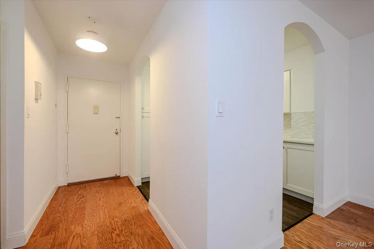 360 Shore Road, Long Beach, NY, 1 Bedroom Bedrooms, 4 Rooms Rooms,1 BathroomBathrooms,Residential,For Rent,Shore,0,1061911 360 Shore Road, Long Beach, NY, 1 Bedroom Bedrooms, 4 Rooms Rooms,1 BathroomBathrooms,Residential,For Rent,Shore,0,1061911