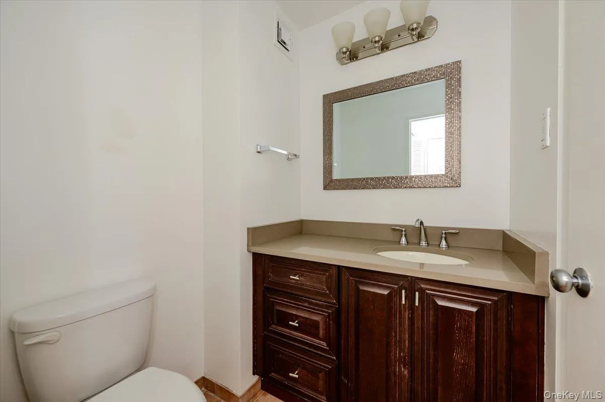 360 Shore Road, Long Beach, NY, 1 Bedroom Bedrooms, 4 Rooms Rooms,1 BathroomBathrooms,Residential,For Rent,Shore,0,1061911 360 Shore Road, Long Beach, NY, 1 Bedroom Bedrooms, 4 Rooms Rooms,1 BathroomBathrooms,Residential,For Rent,Shore,0,1061911