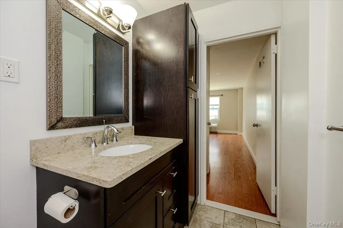 360 Shore Road, Long Beach, NY, 1 Bedroom Bedrooms, 4 Rooms Rooms,1 BathroomBathrooms,Residential,For Rent,Shore,0,1061911 360 Shore Road, Long Beach, NY, 1 Bedroom Bedrooms, 4 Rooms Rooms,1 BathroomBathrooms,Residential,For Rent,Shore,0,1061911