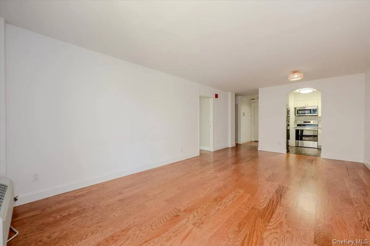 360 Shore Road, Long Beach, NY, 1 Bedroom Bedrooms, 4 Rooms Rooms,1 BathroomBathrooms,Residential,For Rent,Shore,0,1061911 360 Shore Road, Long Beach, NY, 1 Bedroom Bedrooms, 4 Rooms Rooms,1 BathroomBathrooms,Residential,For Rent,Shore,0,1061911