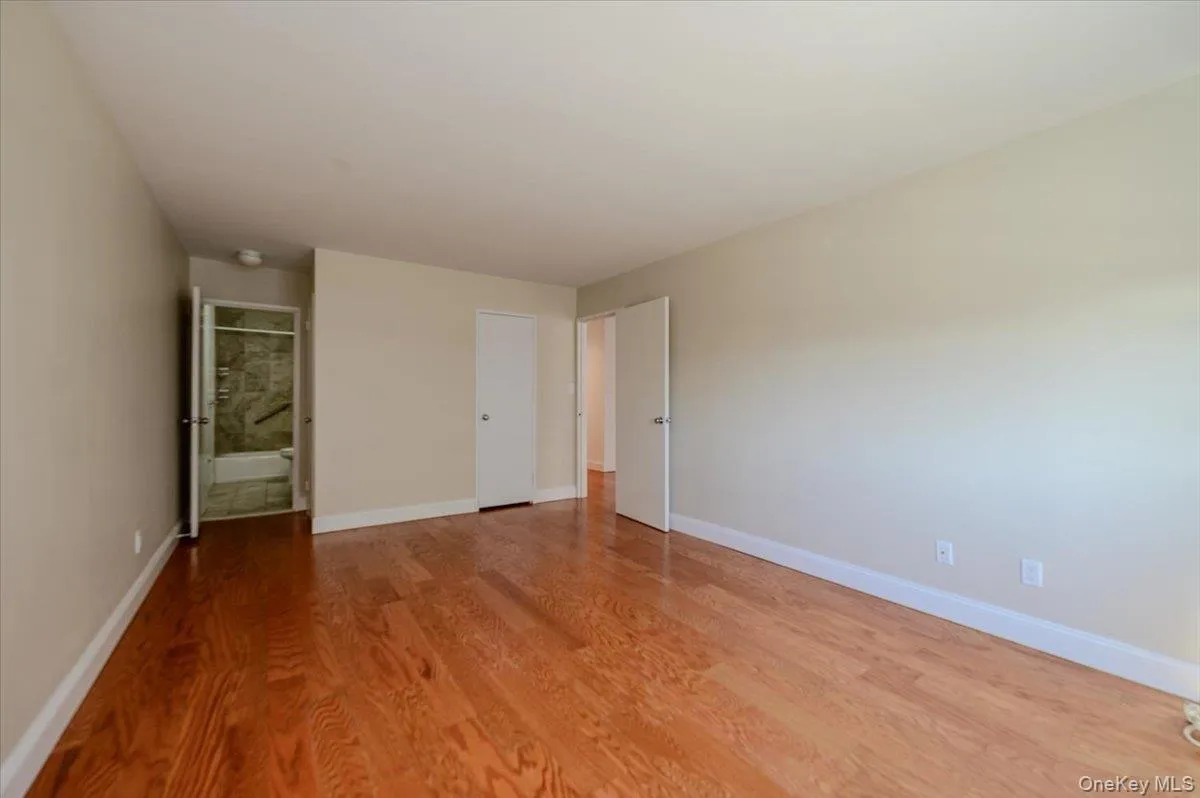 360 Shore Road, Long Beach, NY, 1 Bedroom Bedrooms, 4 Rooms Rooms,1 BathroomBathrooms,Residential,For Rent,Shore,0,1061911 360 Shore Road, Long Beach, NY, 1 Bedroom Bedrooms, 4 Rooms Rooms,1 BathroomBathrooms,Residential,For Rent,Shore,0,1061911