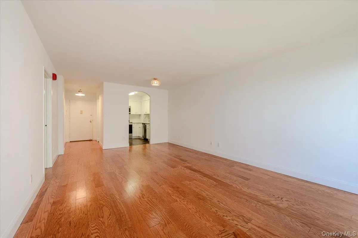 360 Shore Road, Long Beach, NY, 1 Bedroom Bedrooms, 4 Rooms Rooms,1 BathroomBathrooms,Residential,For Rent,Shore,0,1061911 360 Shore Road, Long Beach, NY, 1 Bedroom Bedrooms, 4 Rooms Rooms,1 BathroomBathrooms,Residential,For Rent,Shore,0,1061911