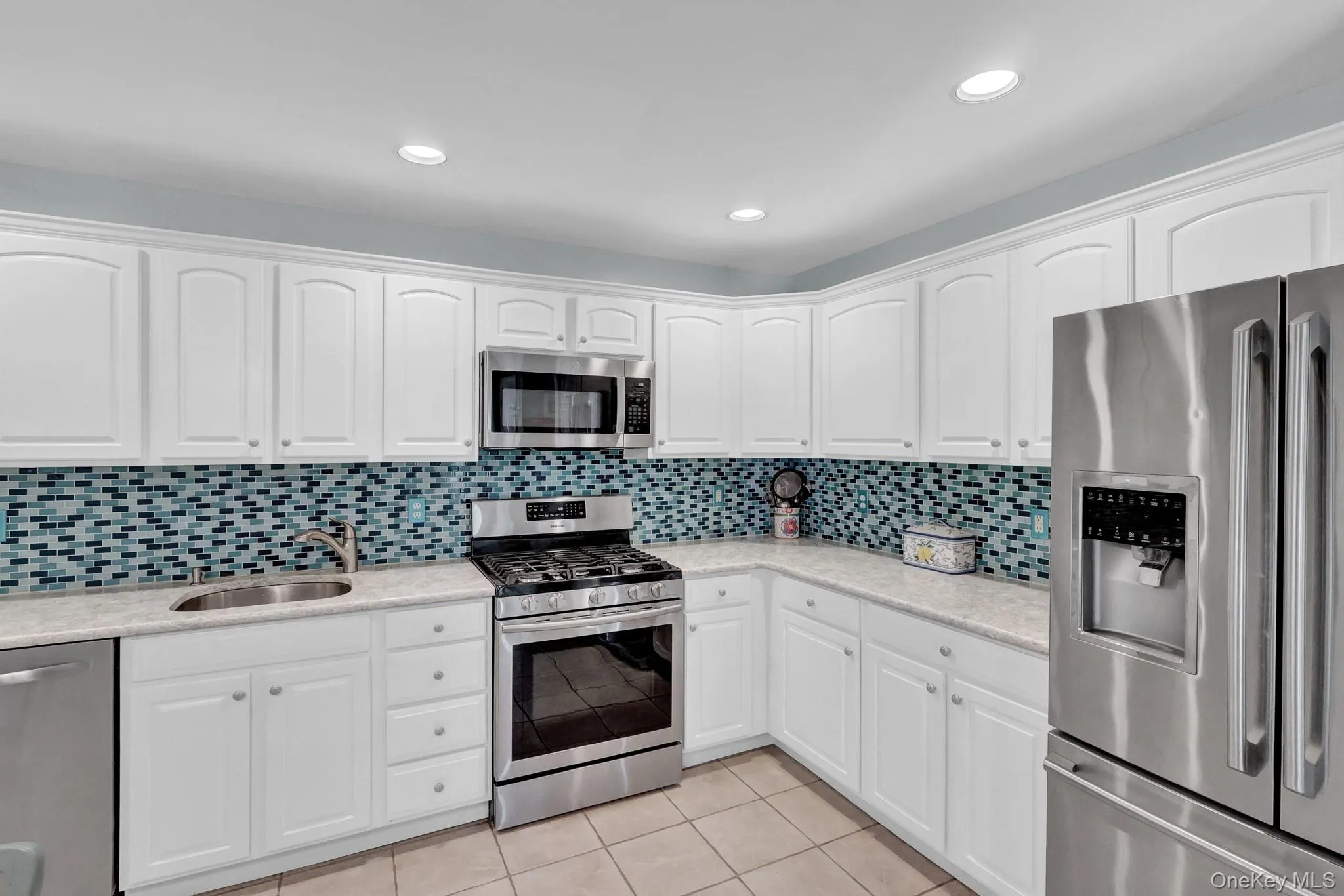 208 Erik Drive, Brookhaven, NY, 3 Bedrooms Bedrooms, 7 Rooms Rooms,2 BathroomsBathrooms,Residential,For Rent,Erik,0,1061912 208 Erik Drive, Brookhaven, NY, 3 Bedrooms Bedrooms, 7 Rooms Rooms,2 BathroomsBathrooms,Residential,For Rent,Erik,0,1061912