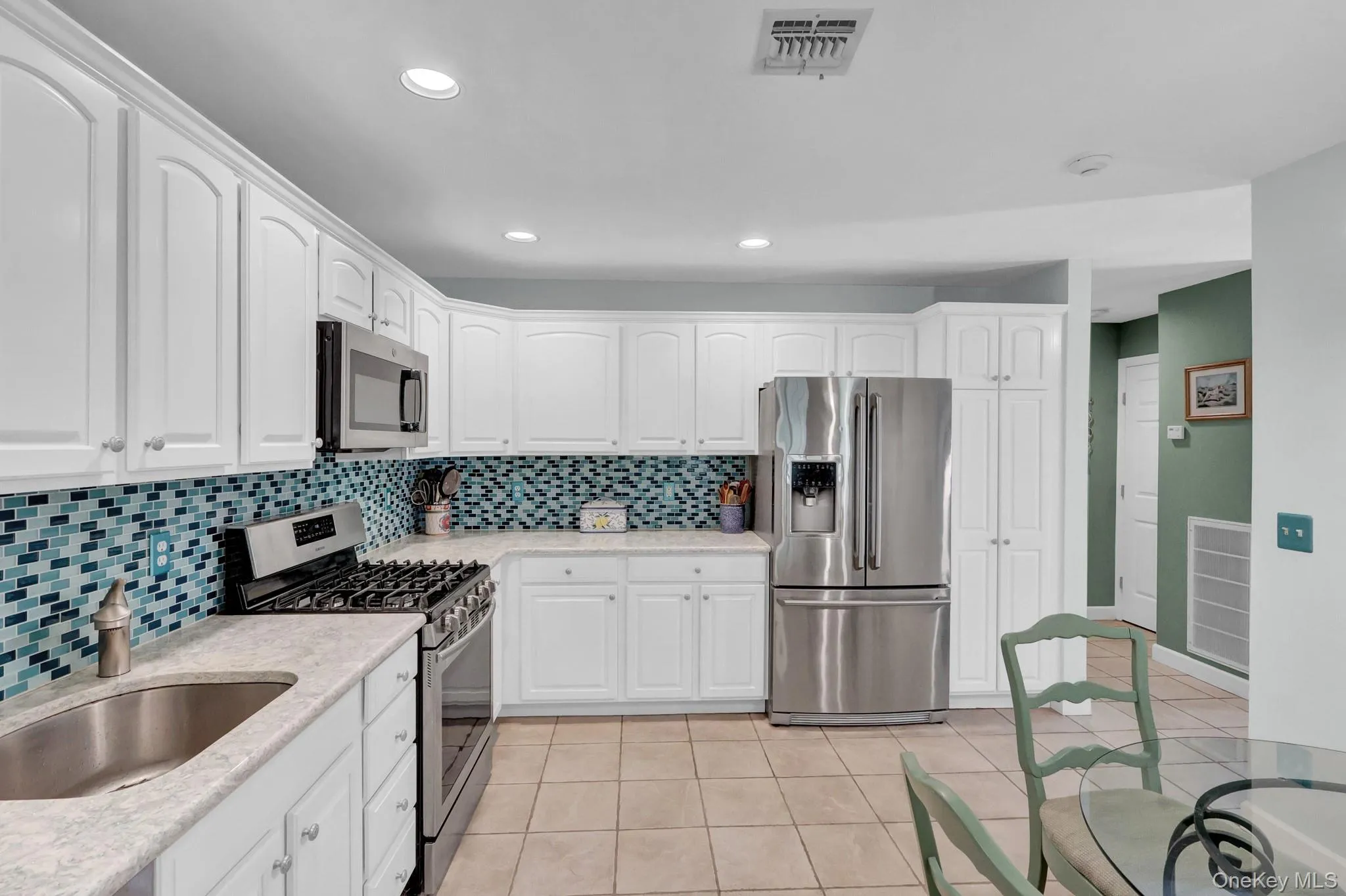 208 Erik Drive, Brookhaven, NY, 3 Bedrooms Bedrooms, 7 Rooms Rooms,2 BathroomsBathrooms,Residential,For Rent,Erik,0,1061912 208 Erik Drive, Brookhaven, NY, 3 Bedrooms Bedrooms, 7 Rooms Rooms,2 BathroomsBathrooms,Residential,For Rent,Erik,0,1061912