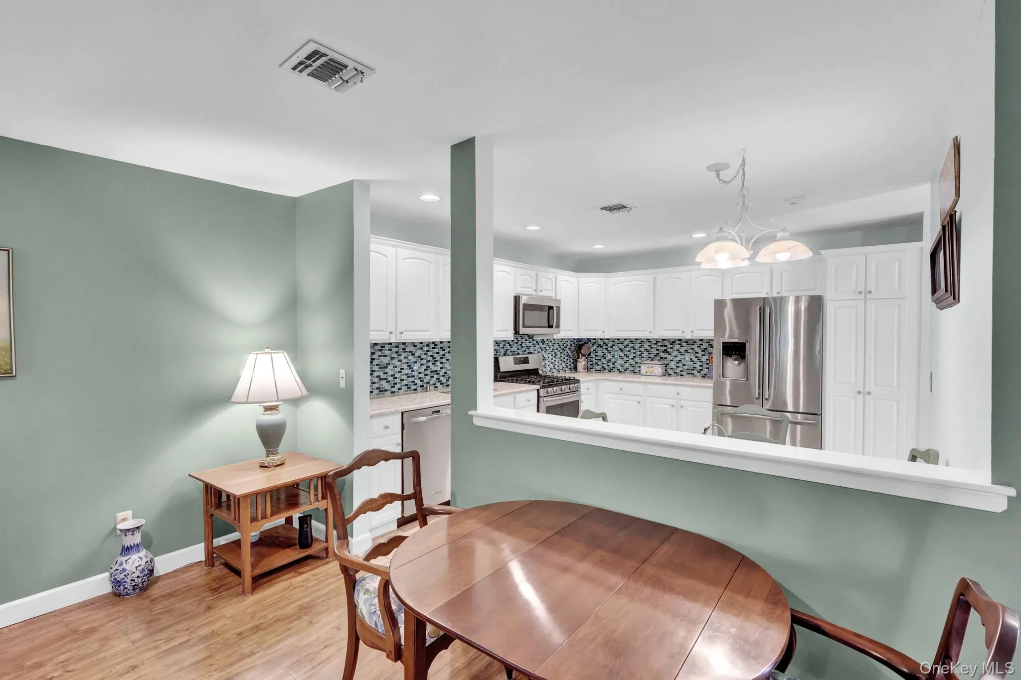 208 Erik Drive, Brookhaven, NY, 3 Bedrooms Bedrooms, 7 Rooms Rooms,2 BathroomsBathrooms,Residential,For Rent,Erik,0,1061912 208 Erik Drive, Brookhaven, NY, 3 Bedrooms Bedrooms, 7 Rooms Rooms,2 BathroomsBathrooms,Residential,For Rent,Erik,0,1061912