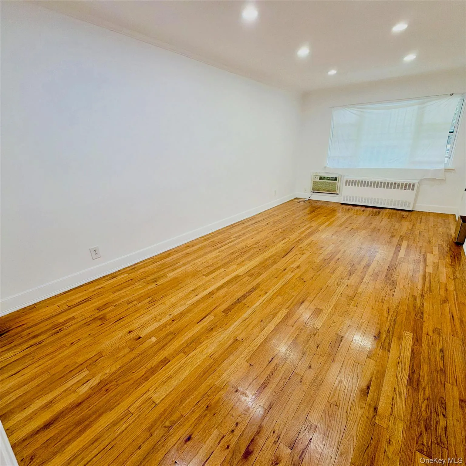 79-10 150th Street, New York, NY, 2 Bedrooms Bedrooms, 4 Rooms Rooms,1 BathroomBathrooms,Residential Lease,For Rent,150th,0,1061925 79-10 150th Street, New York, NY, 2 Bedrooms Bedrooms, 4 Rooms Rooms,1 BathroomBathrooms,Residential Lease,For Rent,150th,0,1061925
