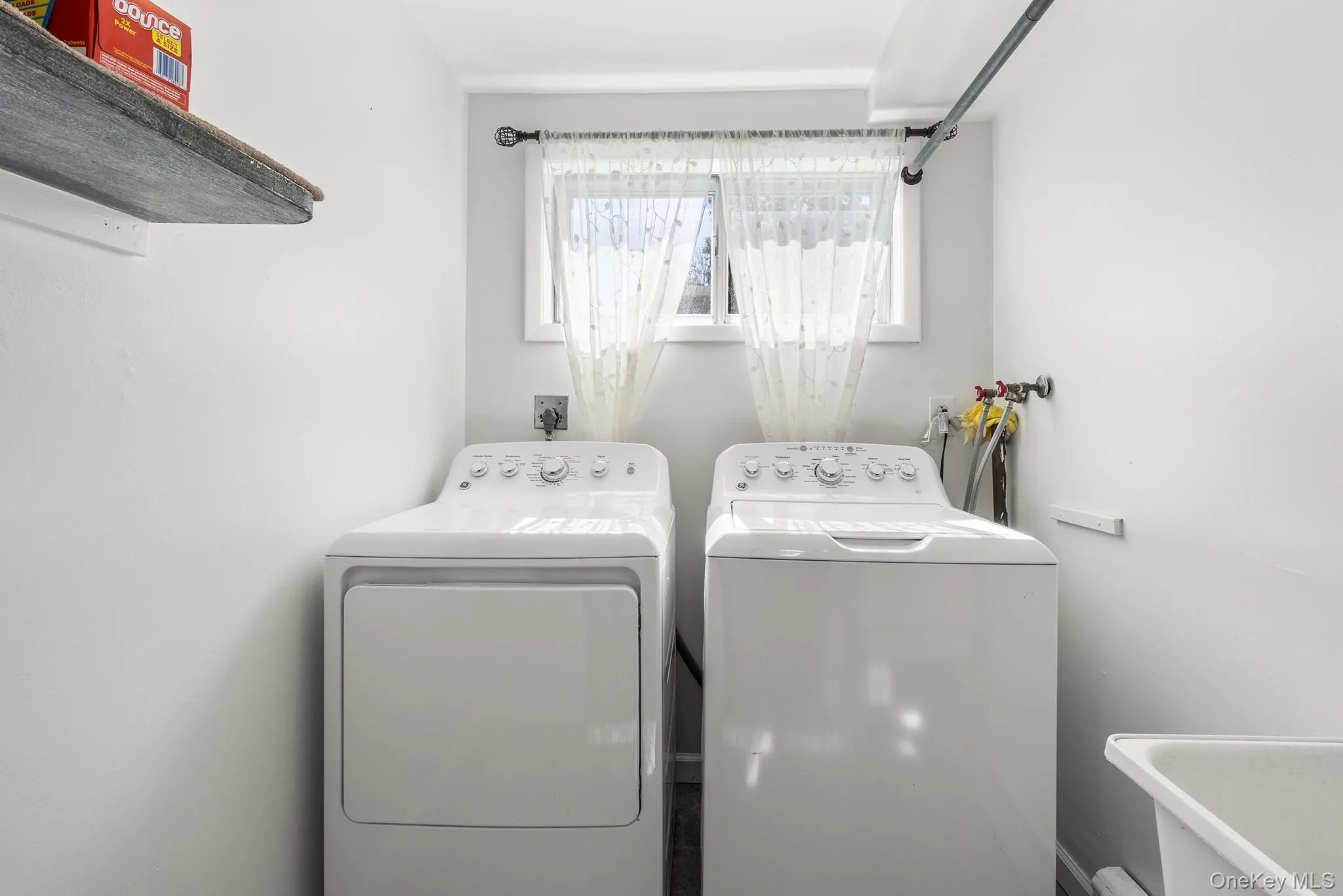 12 Bryan Street, Huntington, NY, 4 Bedrooms Bedrooms, 8 Rooms Rooms,2 BathroomsBathrooms,Residential,For Rent,Bryan,0,1061938 12 Bryan Street, Huntington, NY, 4 Bedrooms Bedrooms, 8 Rooms Rooms,2 BathroomsBathrooms,Residential,For Rent,Bryan,0,1061938