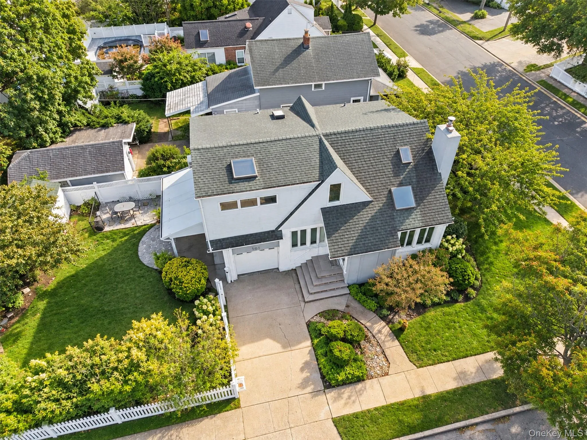 101 Tulip Place, Hempstead, NY, 4 Bedrooms Bedrooms, 6 Rooms Rooms,2 BathroomsBathrooms,Residential,For Rent,Tulip,0,1061942 101 Tulip Place, Hempstead, NY, 4 Bedrooms Bedrooms, 6 Rooms Rooms,2 BathroomsBathrooms,Residential,For Rent,Tulip,0,1061942