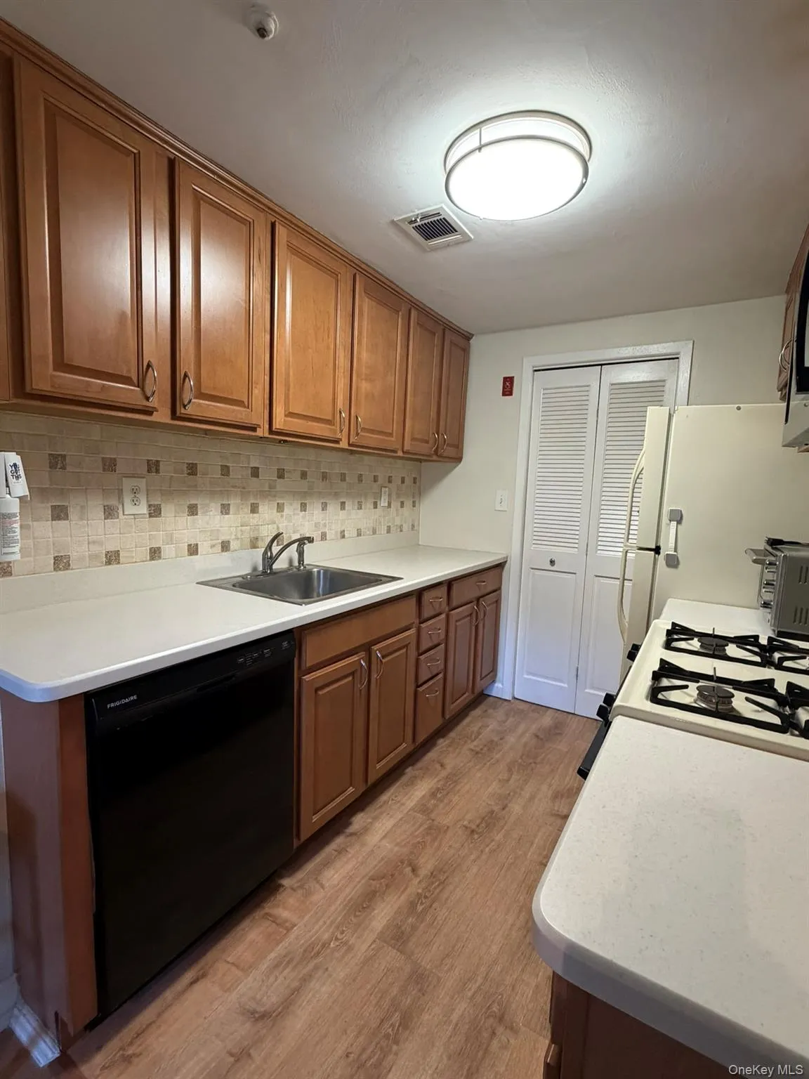 158 Cambridge Drive, Brookhaven, NY, 2 Bedroom Bedrooms, 8 Room Rooms,1 BathroomBathrooms,Residential Lease,For Rent,Cambridge,0,1061957 158 Cambridge Drive, Brookhaven, NY, 2 Bedroom Bedrooms, 8 Room Rooms,1 BathroomBathrooms,Residential Lease,For Rent,Cambridge,0,1061957