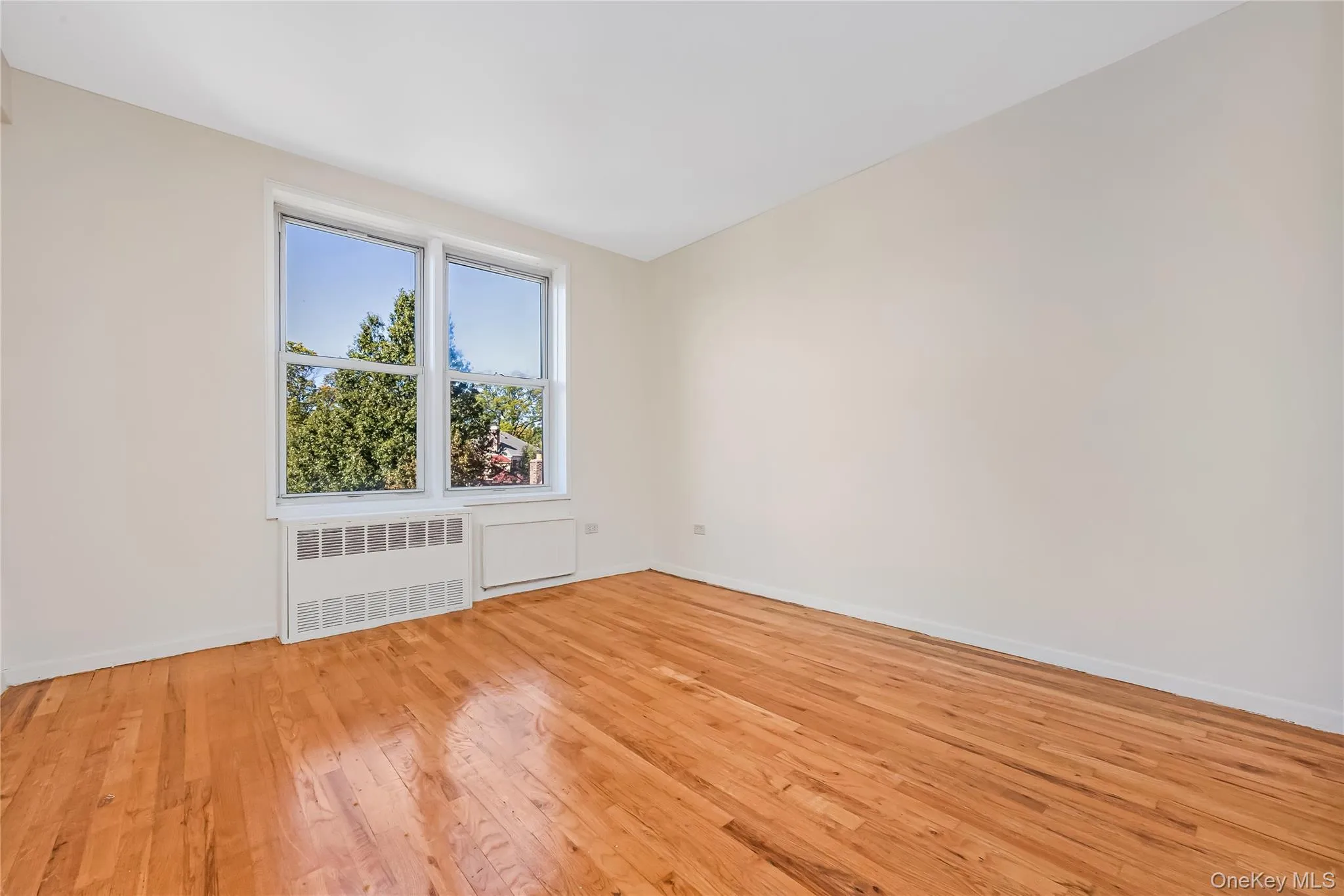 83-36 Beverly Road, New York, NY, 2 Bedrooms Bedrooms, 4 Rooms Rooms,1 BathroomBathrooms,Residential,For Rent,Beverly,0,1061958 83-36 Beverly Road, New York, NY, 2 Bedrooms Bedrooms, 4 Rooms Rooms,1 BathroomBathrooms,Residential,For Rent,Beverly,0,1061958