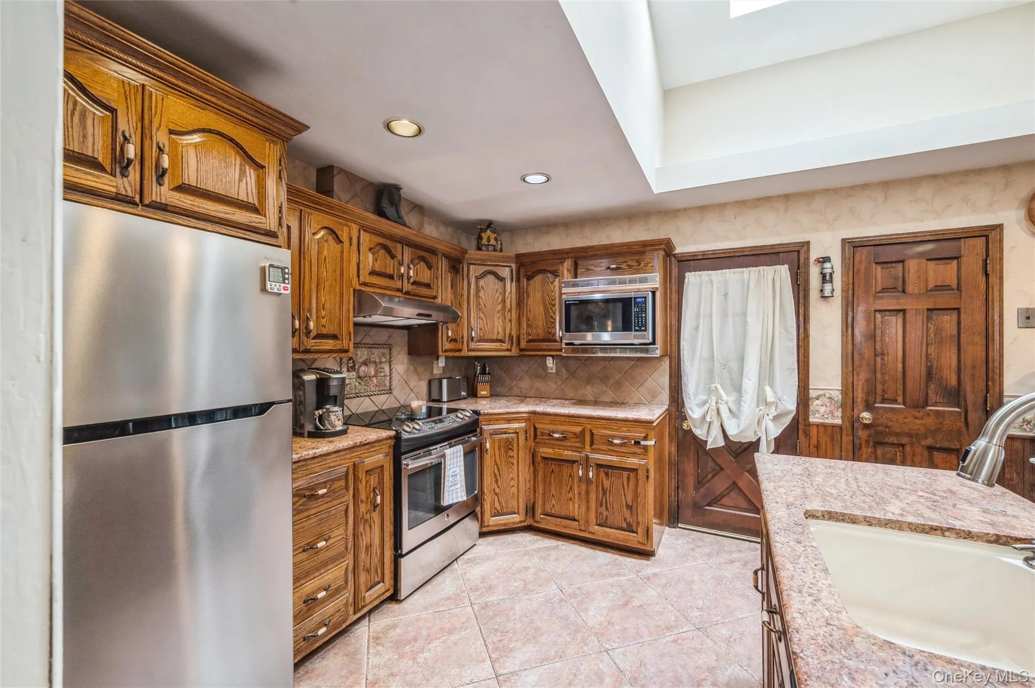 3 Poplar Lane, Brookhaven, NY, 5 Bedrooms Bedrooms, 9 Rooms Rooms,3 BathroomsBathrooms,Residential,For Rent,Poplar,0,1061965 3 Poplar Lane, Brookhaven, NY, 5 Bedrooms Bedrooms, 9 Rooms Rooms,3 BathroomsBathrooms,Residential,For Rent,Poplar,0,1061965