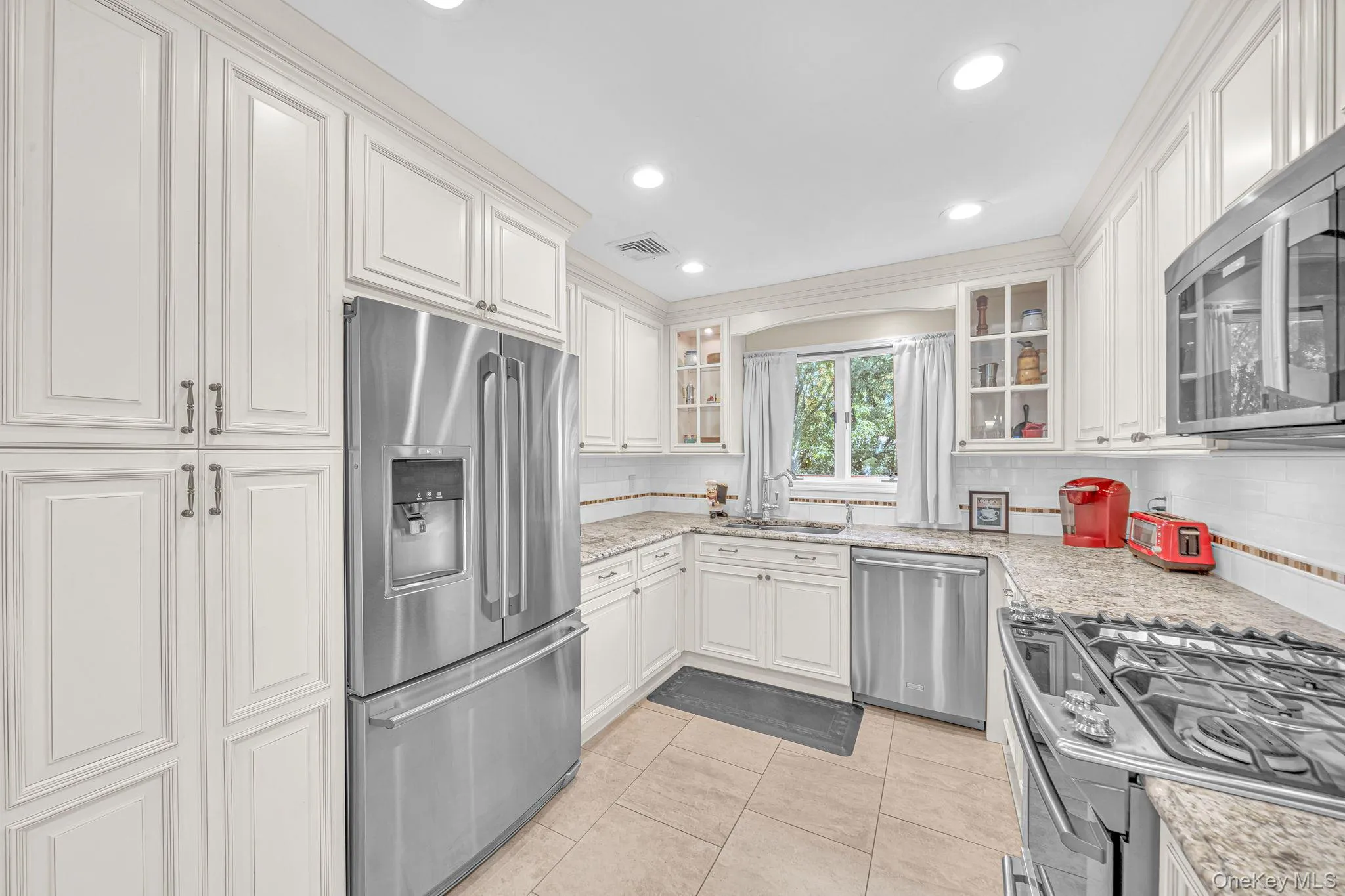 6 Wyandanch Boulevard, Smithtown, NY, 4 Bedrooms Bedrooms, 10 Rooms Rooms,3 BathroomsBathrooms,Residential,For Rent,Wyandanch,0,1061969 6 Wyandanch Boulevard, Smithtown, NY, 4 Bedrooms Bedrooms, 10 Rooms Rooms,3 BathroomsBathrooms,Residential,For Rent,Wyandanch,0,1061969