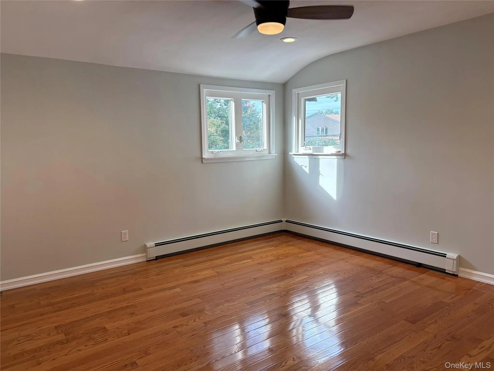 6 Warbler Lane, Smithtown, NY, 4 Bedroom Bedrooms, 8 Room Rooms,2 BathroomBathrooms,Residential Lease,For Rent,Warbler,0,1061992 6 Warbler Lane, Smithtown, NY, 4 Bedroom Bedrooms, 8 Room Rooms,2 BathroomBathrooms,Residential Lease,For Rent,Warbler,0,1061992