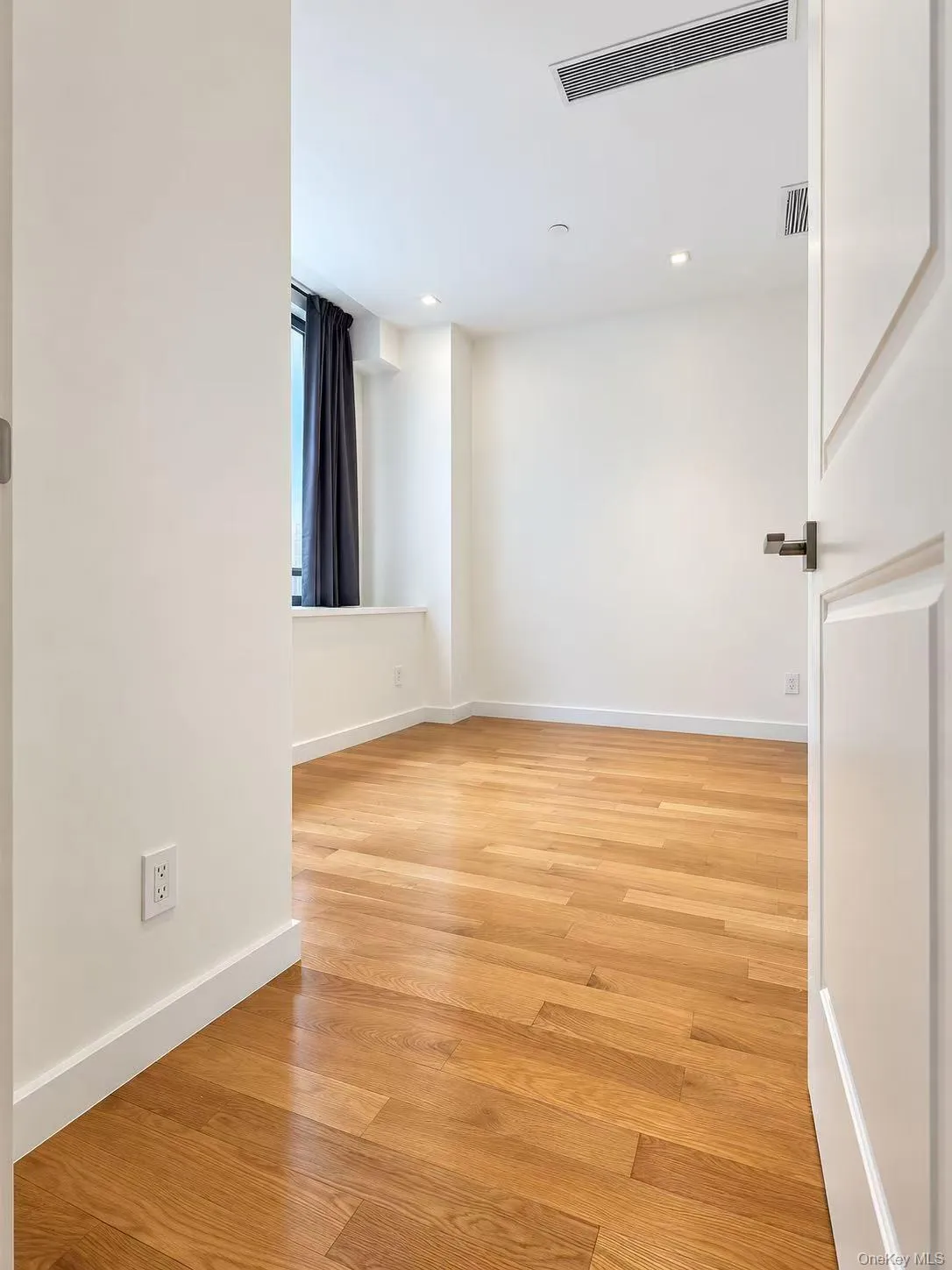 4223 Parsons Boulevard, New York, NY, 1 Bedroom Bedrooms, 3 Rooms Rooms,1 BathroomBathrooms,Residential,For Rent,Parsons,0,1062021 4223 Parsons Boulevard, New York, NY, 1 Bedroom Bedrooms, 3 Rooms Rooms,1 BathroomBathrooms,Residential,For Rent,Parsons,0,1062021