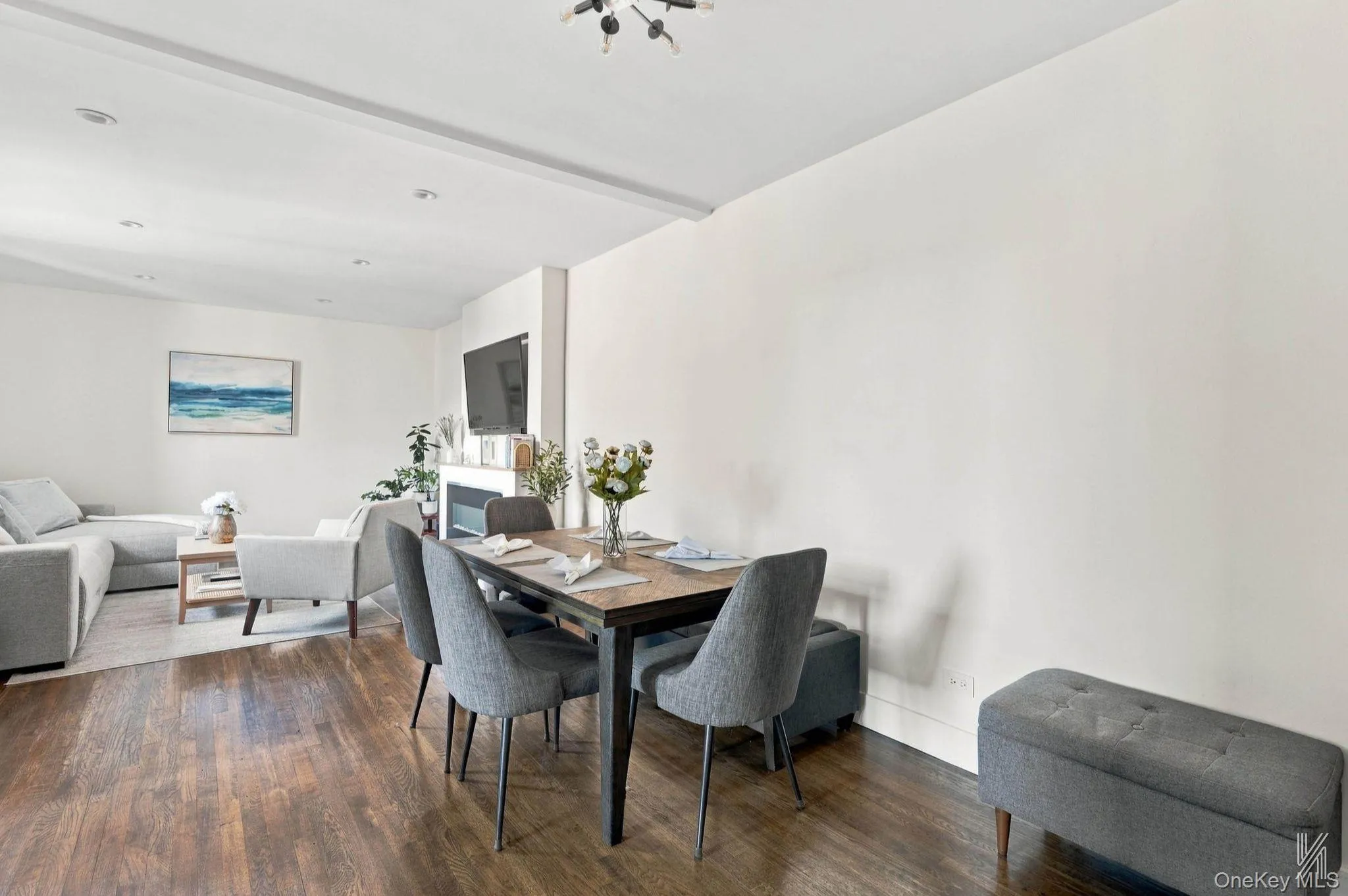 88-09 Northern Boulevard, New York, NY, 1 Bedroom Bedrooms, 3 Rooms Rooms,1 BathroomBathrooms,Residential,For Rent,Northern,0,1062032 88-09 Northern Boulevard, New York, NY, 1 Bedroom Bedrooms, 3 Rooms Rooms,1 BathroomBathrooms,Residential,For Rent,Northern,0,1062032