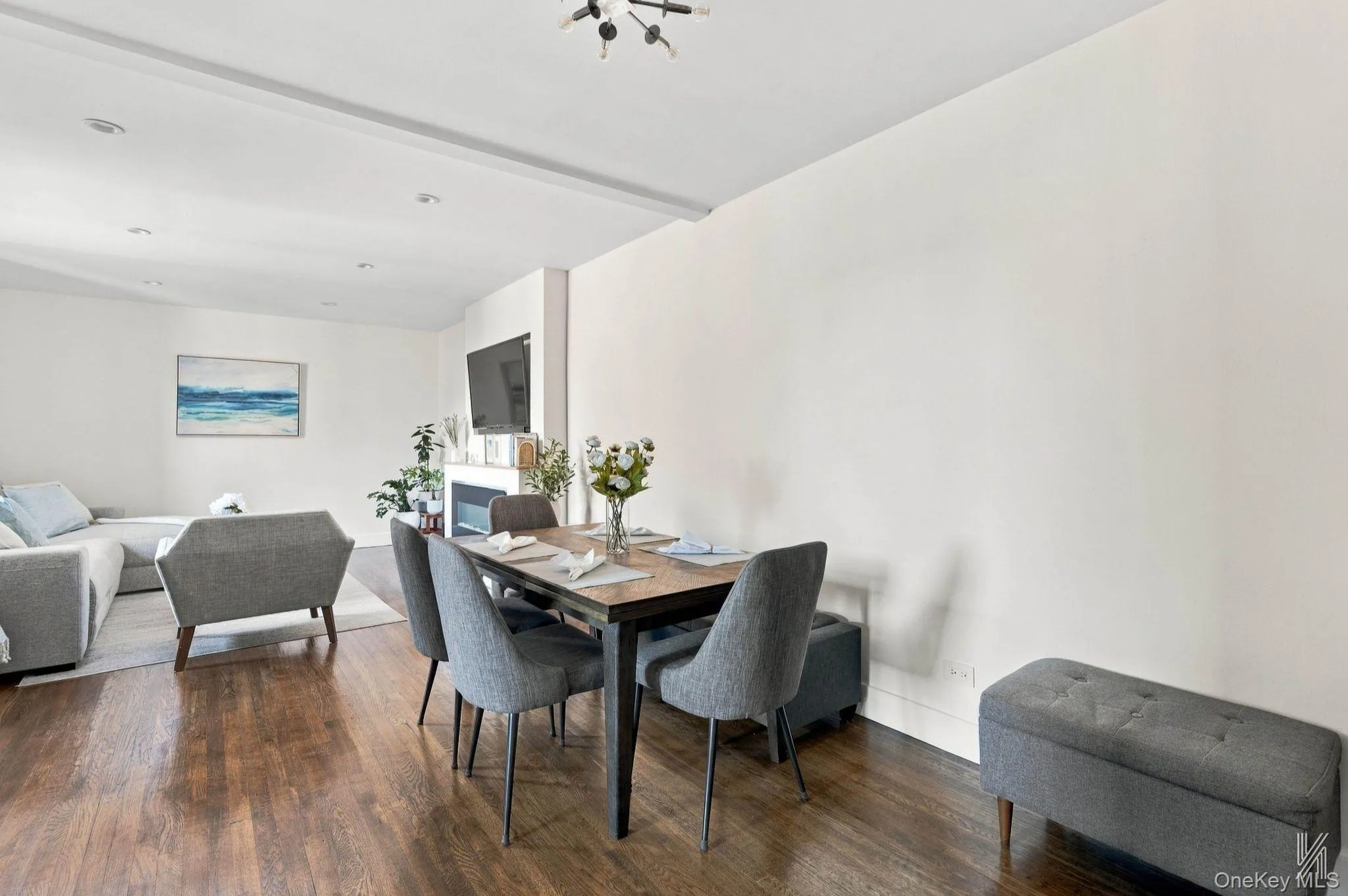 88-09 Northern Boulevard, New York, NY, 1 Bedroom Bedrooms, 3 Rooms Rooms,1 BathroomBathrooms,Residential,For Rent,Northern,0,1062032 88-09 Northern Boulevard, New York, NY, 1 Bedroom Bedrooms, 3 Rooms Rooms,1 BathroomBathrooms,Residential,For Rent,Northern,0,1062032