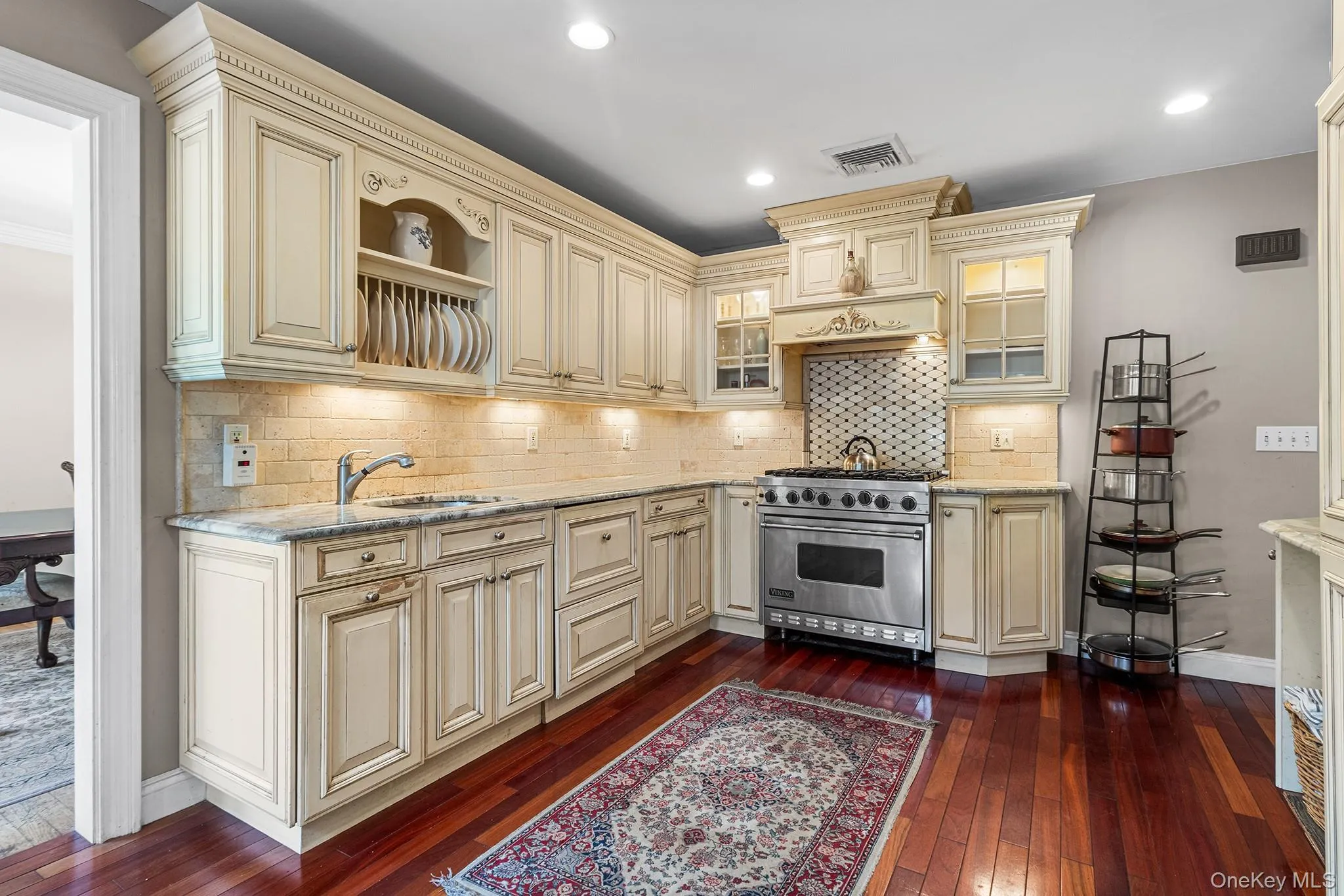 27 Willoughby Path, Huntington, NY, 3 Bedrooms Bedrooms, 7 Rooms Rooms,2 BathroomsBathrooms,Residential,For Rent,Willoughby,0,1062036 27 Willoughby Path, Huntington, NY, 3 Bedrooms Bedrooms, 7 Rooms Rooms,2 BathroomsBathrooms,Residential,For Rent,Willoughby,0,1062036