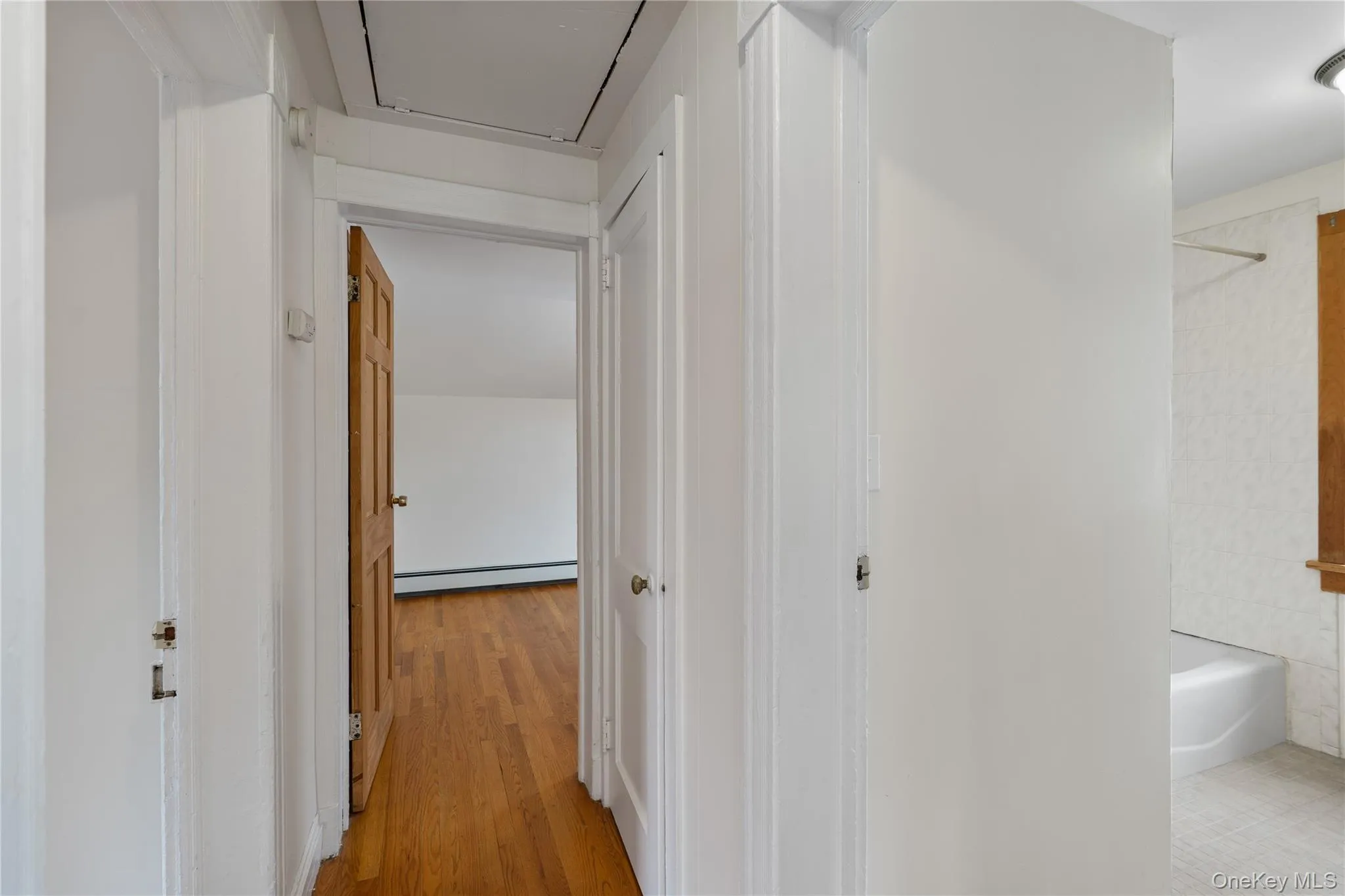 17 Grant Street, Middletown, NY, 2 Bedrooms Bedrooms, 5 Rooms Rooms,1 BathroomBathrooms,Residential,For Rent,Grant,0,1062037 17 Grant Street, Middletown, NY, 2 Bedrooms Bedrooms, 5 Rooms Rooms,1 BathroomBathrooms,Residential,For Rent,Grant,0,1062037