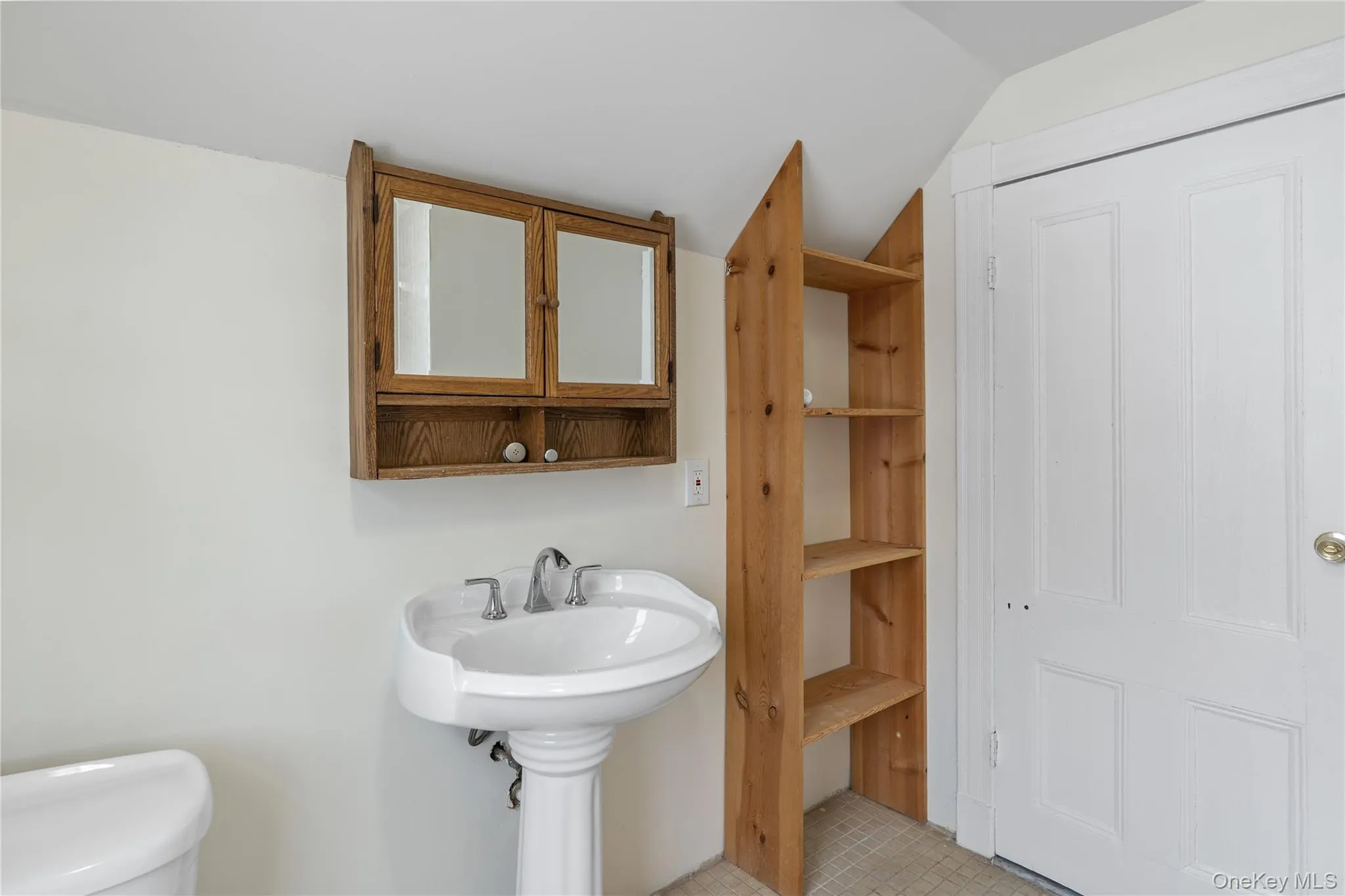17 Grant Street, Middletown, NY, 2 Bedrooms Bedrooms, 5 Rooms Rooms,1 BathroomBathrooms,Residential,For Rent,Grant,0,1062037 17 Grant Street, Middletown, NY, 2 Bedrooms Bedrooms, 5 Rooms Rooms,1 BathroomBathrooms,Residential,For Rent,Grant,0,1062037