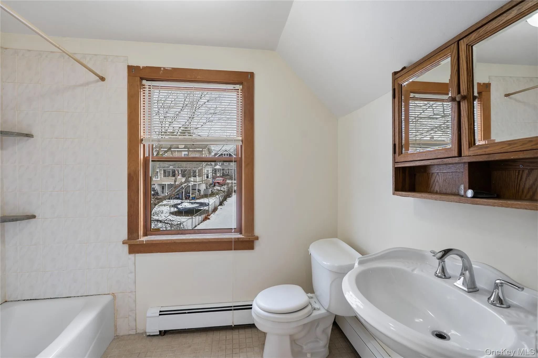 17 Grant Street, Middletown, NY, 2 Bedrooms Bedrooms, 5 Rooms Rooms,1 BathroomBathrooms,Residential,For Rent,Grant,0,1062037 17 Grant Street, Middletown, NY, 2 Bedrooms Bedrooms, 5 Rooms Rooms,1 BathroomBathrooms,Residential,For Rent,Grant,0,1062037