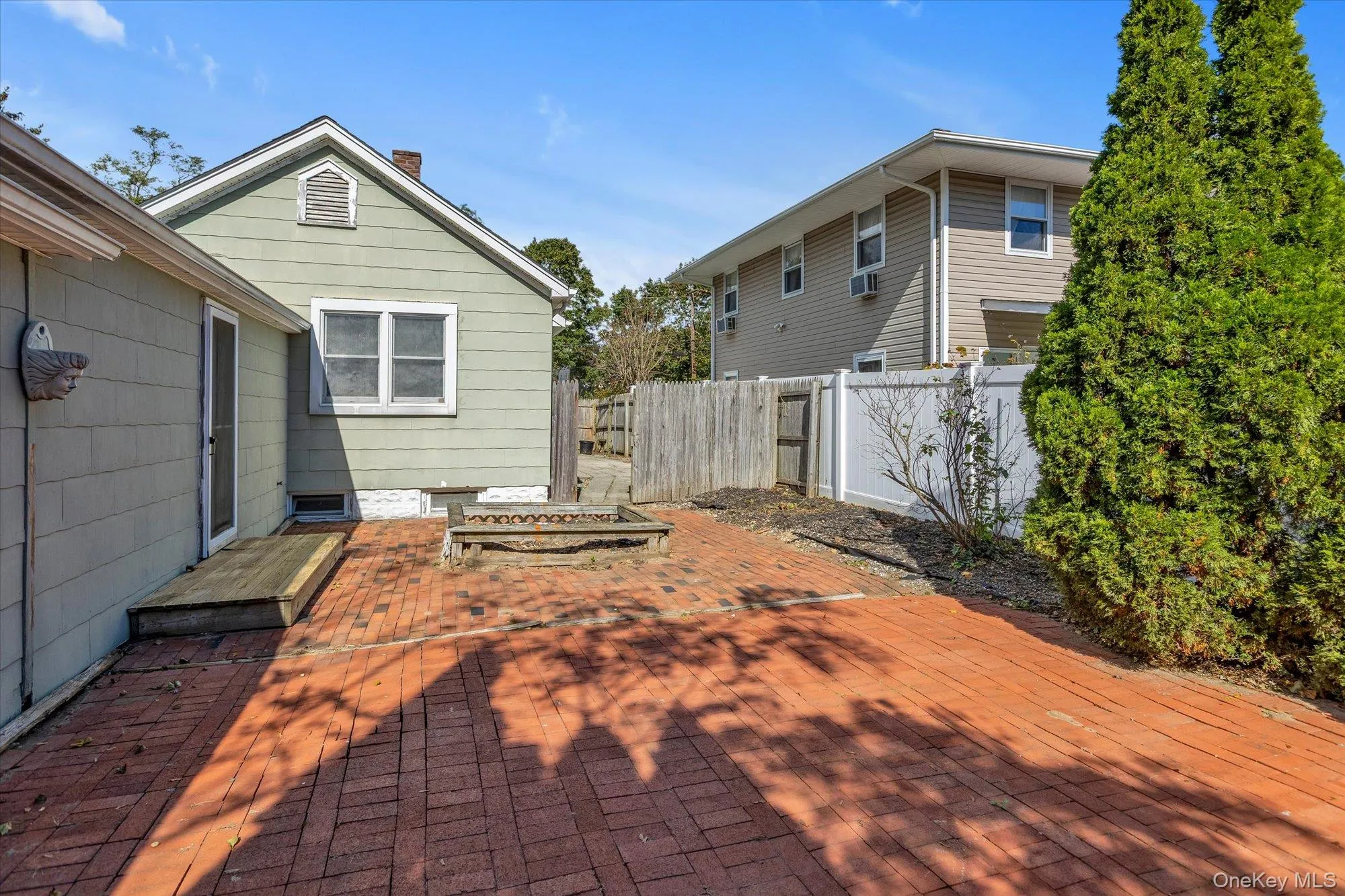 8 Rockne Street, Huntington, NY, 2 Bedrooms Bedrooms, 6 Rooms Rooms,1 BathroomBathrooms,Residential,For Rent,Rockne,0,1062045 8 Rockne Street, Huntington, NY, 2 Bedrooms Bedrooms, 6 Rooms Rooms,1 BathroomBathrooms,Residential,For Rent,Rockne,0,1062045