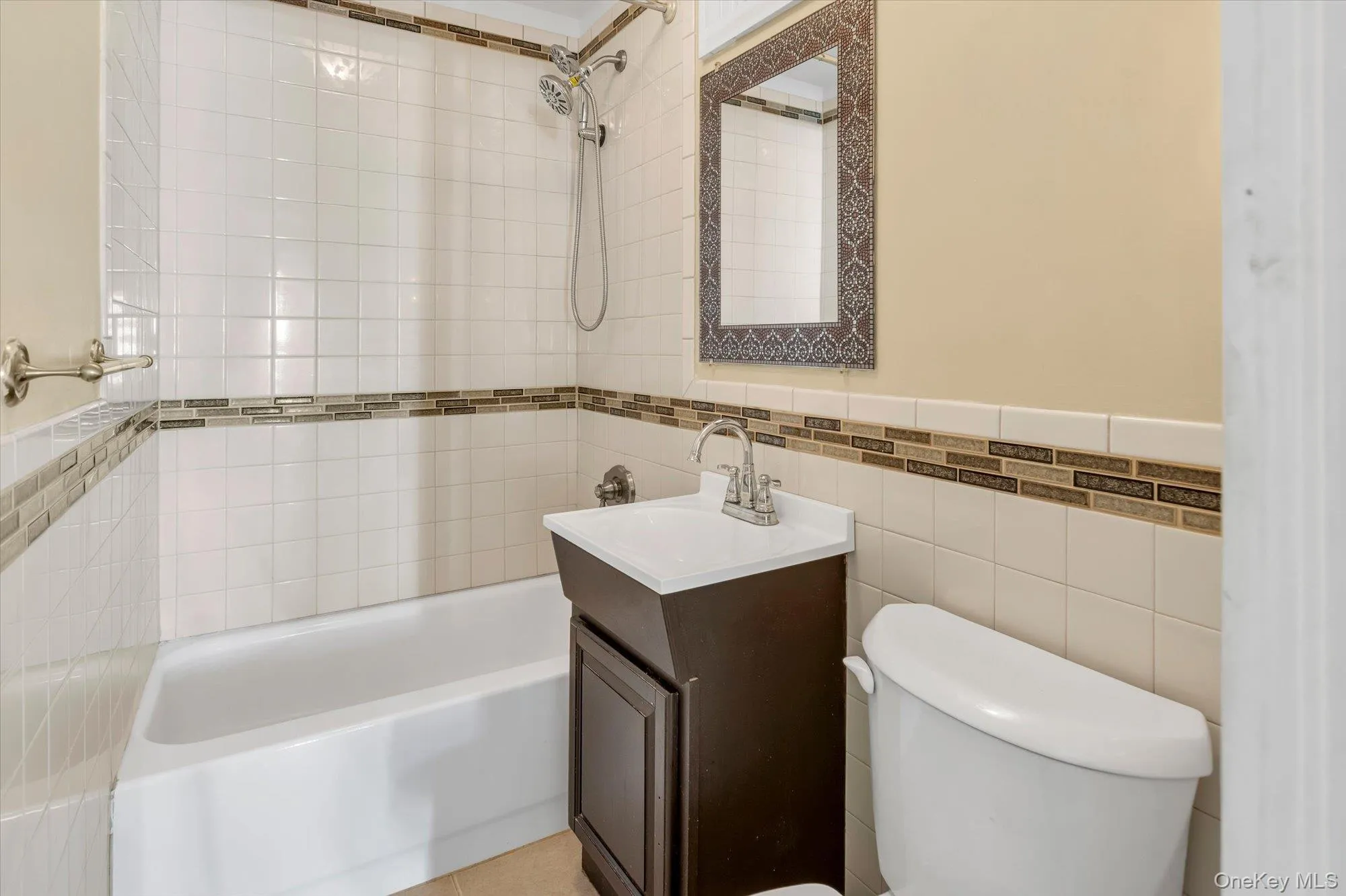 8 Rockne Street, Huntington, NY, 2 Bedrooms Bedrooms, 6 Rooms Rooms,1 BathroomBathrooms,Residential,For Rent,Rockne,0,1062045 8 Rockne Street, Huntington, NY, 2 Bedrooms Bedrooms, 6 Rooms Rooms,1 BathroomBathrooms,Residential,For Rent,Rockne,0,1062045