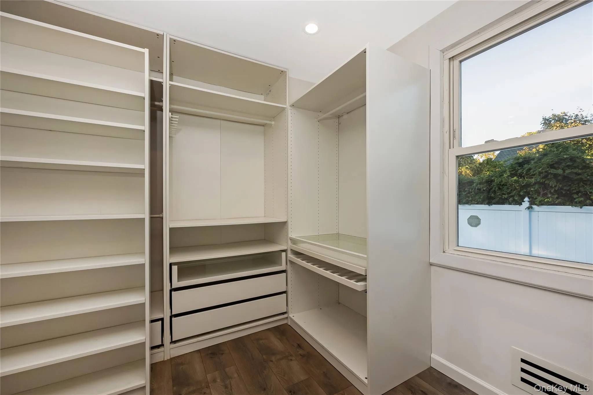 56 Orchard Road, Brookhaven, NY, 3 Bedrooms Bedrooms, 7 Rooms Rooms,1 BathroomBathrooms,Residential,For Rent,Orchard,0,1062051 56 Orchard Road, Brookhaven, NY, 3 Bedrooms Bedrooms, 7 Rooms Rooms,1 BathroomBathrooms,Residential,For Rent,Orchard,0,1062051