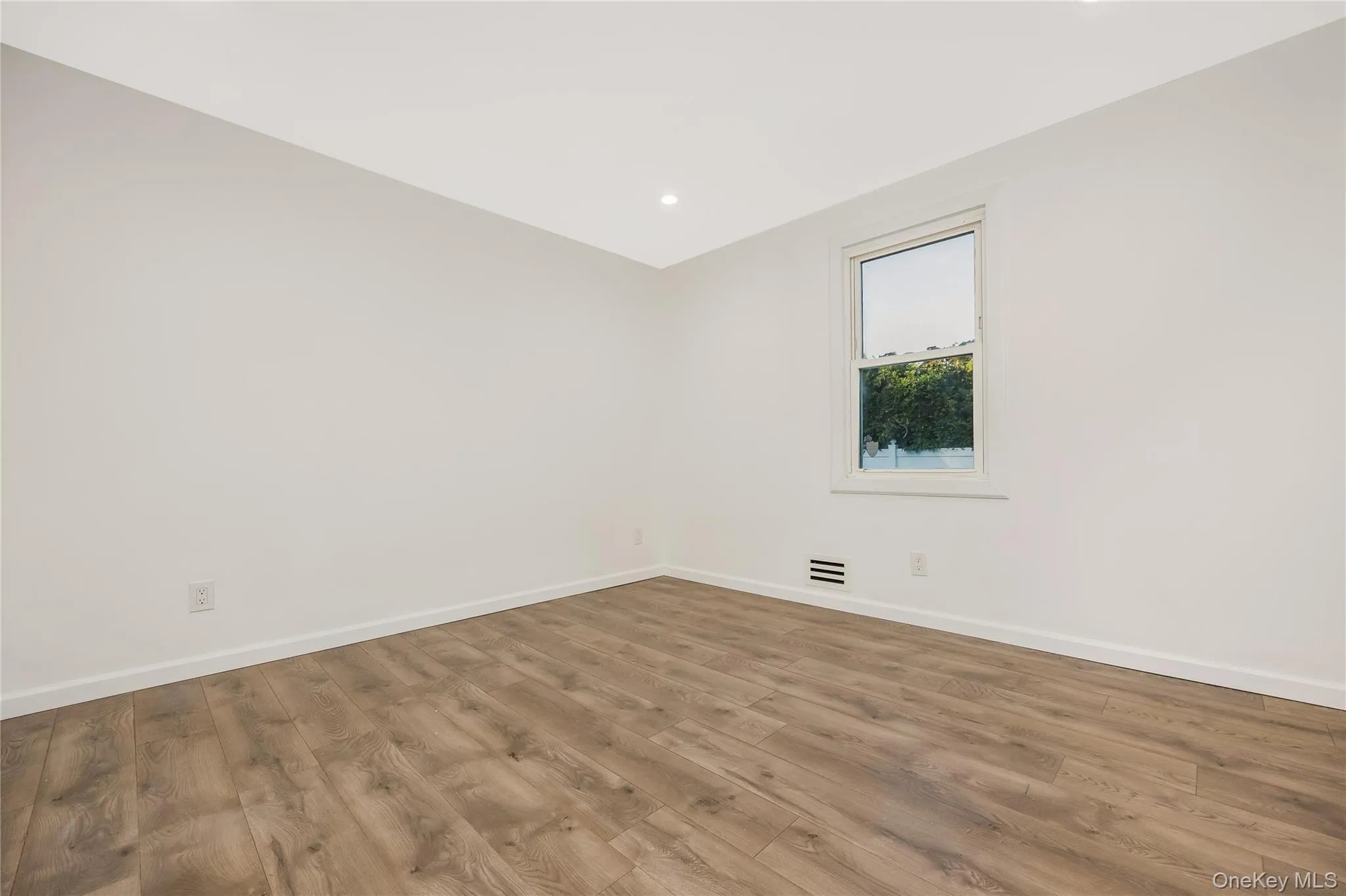 56 Orchard Road, Brookhaven, NY, 3 Bedrooms Bedrooms, 7 Rooms Rooms,1 BathroomBathrooms,Residential,For Rent,Orchard,0,1062051 56 Orchard Road, Brookhaven, NY, 3 Bedrooms Bedrooms, 7 Rooms Rooms,1 BathroomBathrooms,Residential,For Rent,Orchard,0,1062051