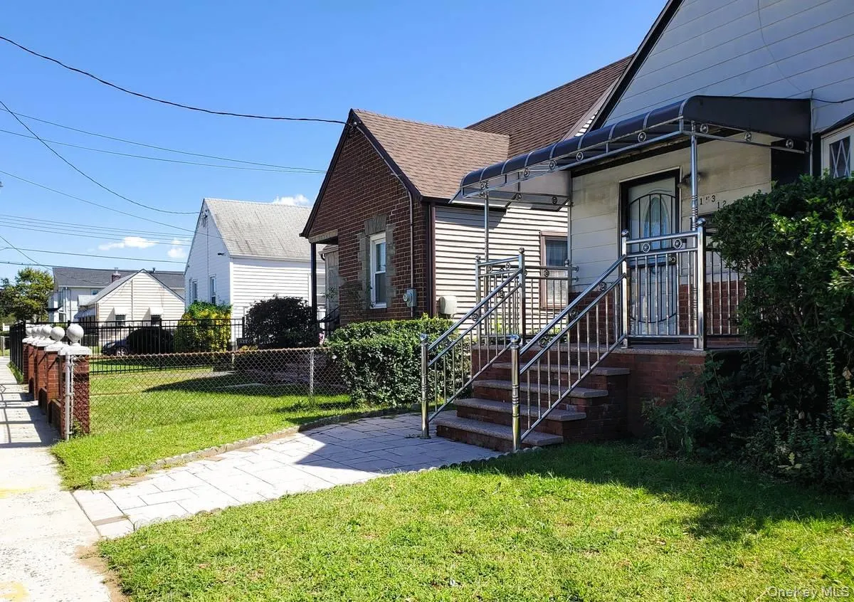 15316 132nd Avenue, New York, NY, 3 Bedrooms Bedrooms, 6 Rooms Rooms,1 BathroomBathrooms,Residential,For Rent,132nd,0,1062068 15316 132nd Avenue, New York, NY, 3 Bedrooms Bedrooms, 6 Rooms Rooms,1 BathroomBathrooms,Residential,For Rent,132nd,0,1062068
