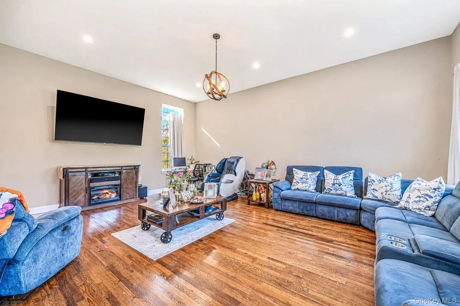 1 Westover Court, Brookhaven, NY, 6 Bedrooms Bedrooms, 15 Rooms Rooms,6 BathroomsBathrooms,Residential,For Rent,Westover,0,1062071 1 Westover Court, Brookhaven, NY, 6 Bedrooms Bedrooms, 15 Rooms Rooms,6 BathroomsBathrooms,Residential,For Rent,Westover,0,1062071