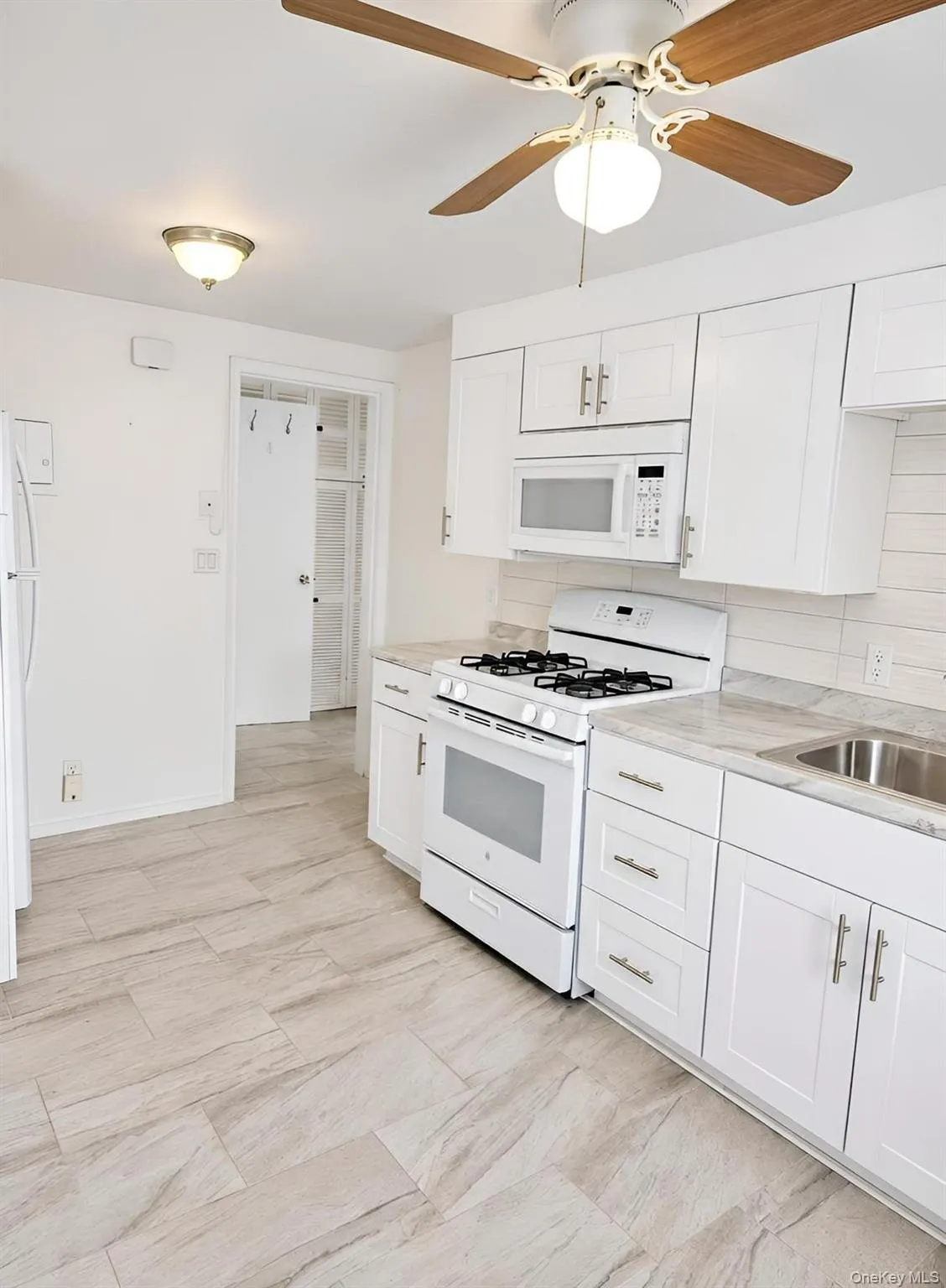 158 Lake Avenue, Eastchester, NY, 1 Bedroom Bedrooms, 3 Rooms Rooms,1 BathroomBathrooms,Residential Lease,For Rent,Lake,0,1062073 158 Lake Avenue, Eastchester, NY, 1 Bedroom Bedrooms, 3 Rooms Rooms,1 BathroomBathrooms,Residential Lease,For Rent,Lake,0,1062073