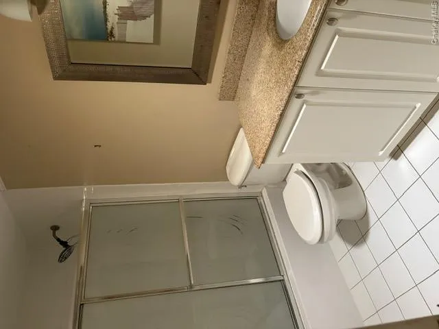 Upstairs Full Bath Upstairs Full Bath