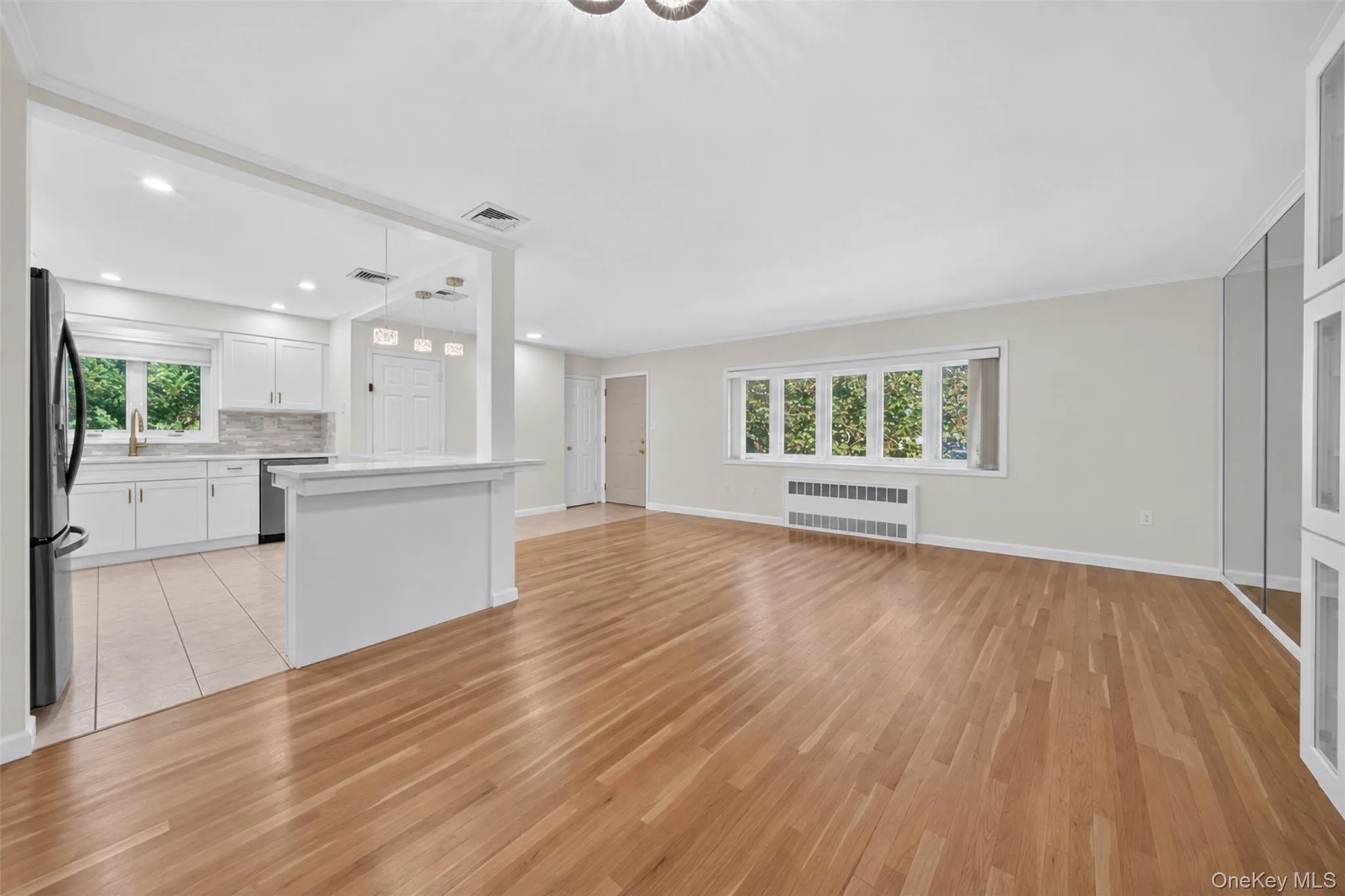 26240 60th Road, New York, NY, 3 Bedroom Bedrooms, 7 Room Rooms,2 BathroomBathrooms,Residential Lease,For Rent,60th,0,1062079 26240 60th Road, New York, NY, 3 Bedroom Bedrooms, 7 Room Rooms,2 BathroomBathrooms,Residential Lease,For Rent,60th,0,1062079