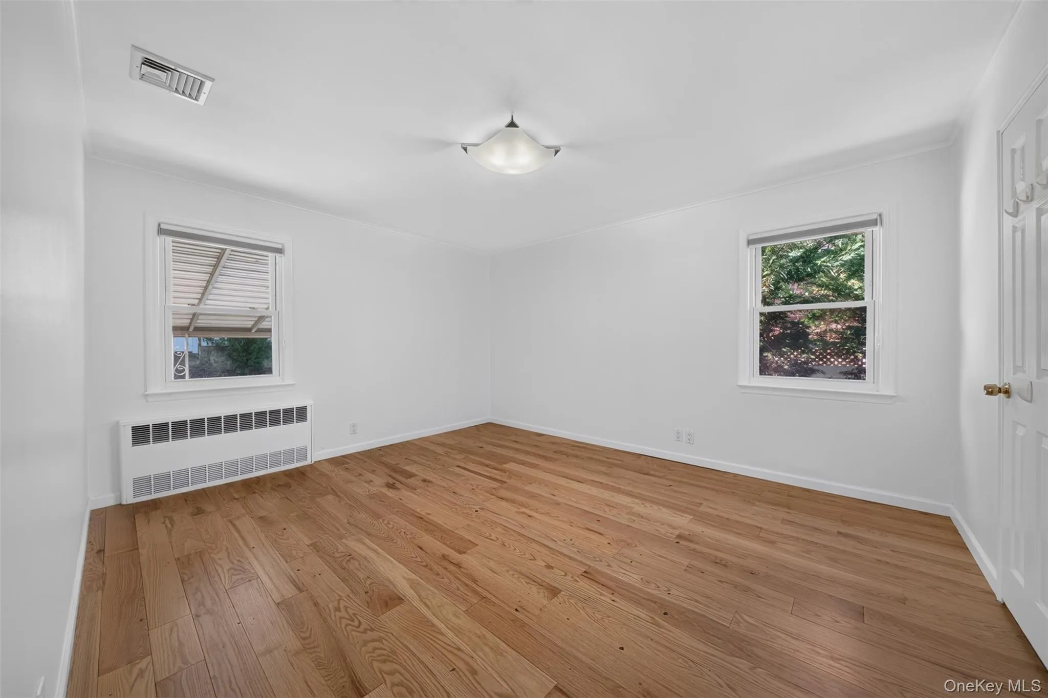 26240 60th Road, New York, NY, 3 Bedroom Bedrooms, 7 Room Rooms,2 BathroomBathrooms,Residential Lease,For Rent,60th,0,1062079 26240 60th Road, New York, NY, 3 Bedroom Bedrooms, 7 Room Rooms,2 BathroomBathrooms,Residential Lease,For Rent,60th,0,1062079