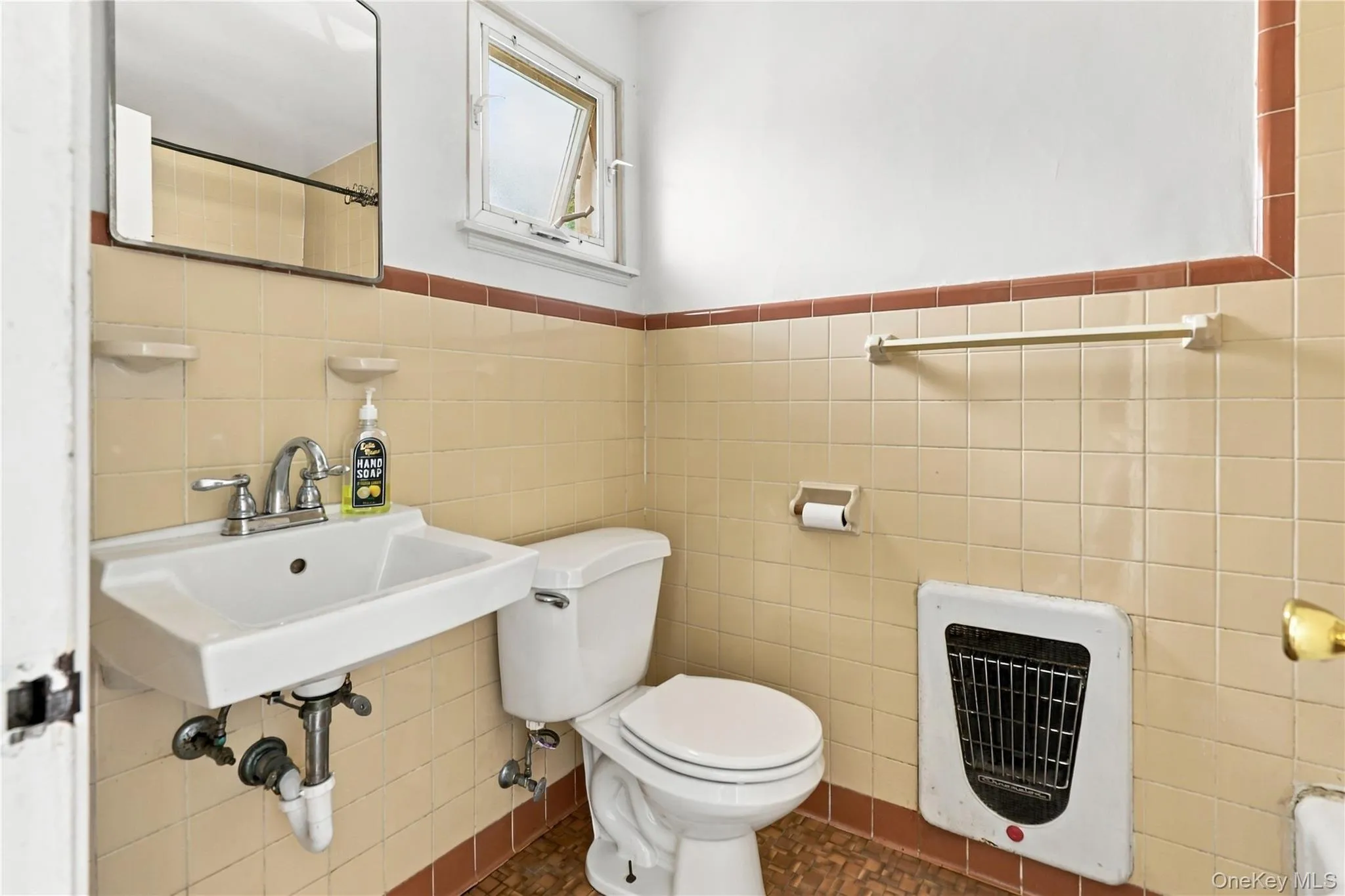 36 Middletown Road, Orangetown, NY, 1 Bedroom Bedrooms, 1 Room Rooms,1 BathroomBathrooms,Residential Lease,For Rent,Middletown,0,1062105 36 Middletown Road, Orangetown, NY, 1 Bedroom Bedrooms, 1 Room Rooms,1 BathroomBathrooms,Residential Lease,For Rent,Middletown,0,1062105