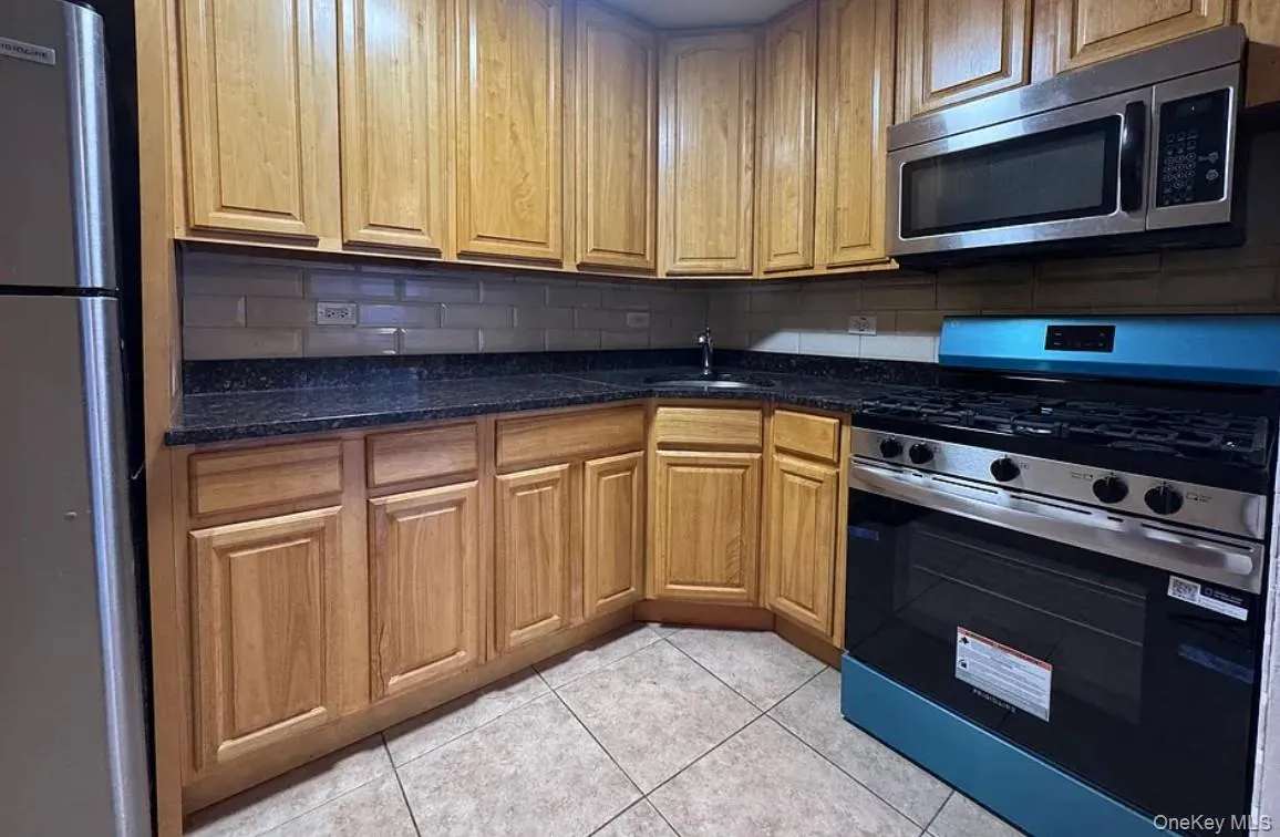 590 E 178th St, New York, NY, 3 Bedrooms Bedrooms, 5 Rooms Rooms,1 BathroomBathrooms,Residential Lease,For Rent,E 178th St,0,1062122 590 E 178th St, New York, NY, 3 Bedrooms Bedrooms, 5 Rooms Rooms,1 BathroomBathrooms,Residential Lease,For Rent,E 178th St,0,1062122