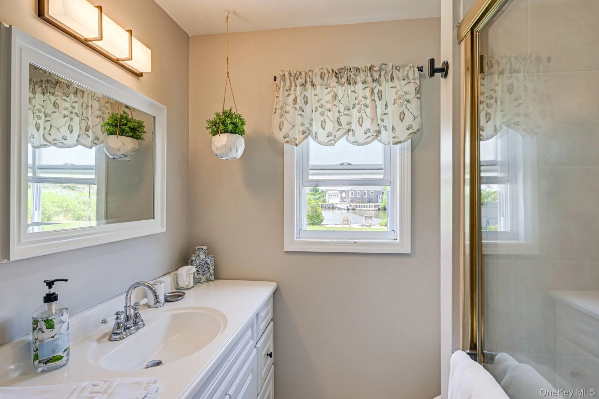 25 Seatuck Lane, Southampton, NY, 3 Bedroom Bedrooms, 5 Room Rooms,2 BathroomBathrooms,Residential Lease,For Rent,Seatuck,0,1062124 25 Seatuck Lane, Southampton, NY, 3 Bedroom Bedrooms, 5 Room Rooms,2 BathroomBathrooms,Residential Lease,For Rent,Seatuck,0,1062124