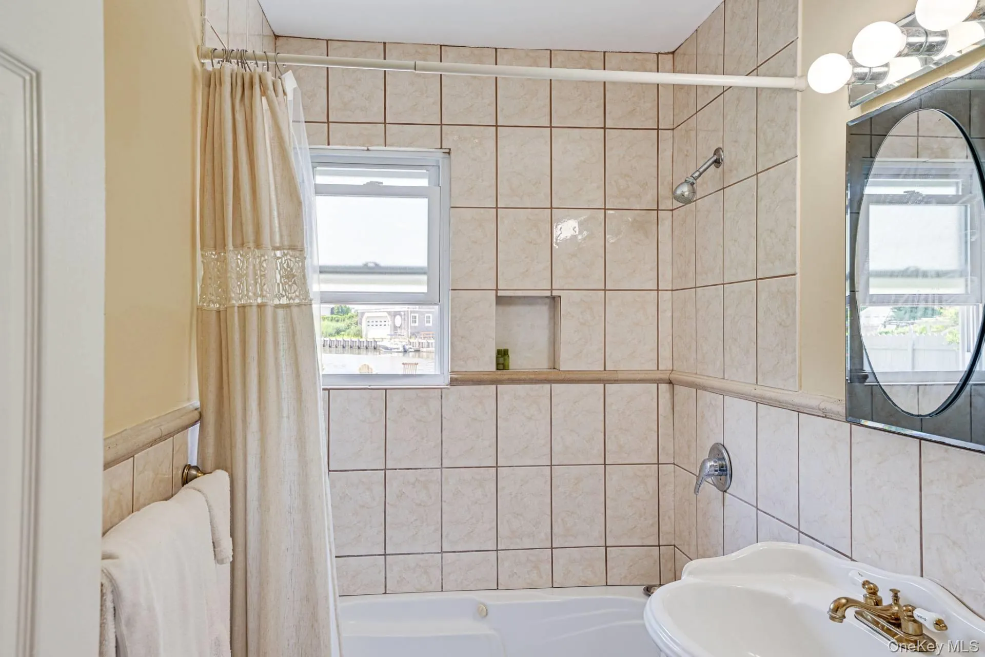 25 Seatuck Lane, Southampton, NY, 3 Bedroom Bedrooms, 5 Room Rooms,2 BathroomBathrooms,Residential Lease,For Rent,Seatuck,0,1062124 25 Seatuck Lane, Southampton, NY, 3 Bedroom Bedrooms, 5 Room Rooms,2 BathroomBathrooms,Residential Lease,For Rent,Seatuck,0,1062124