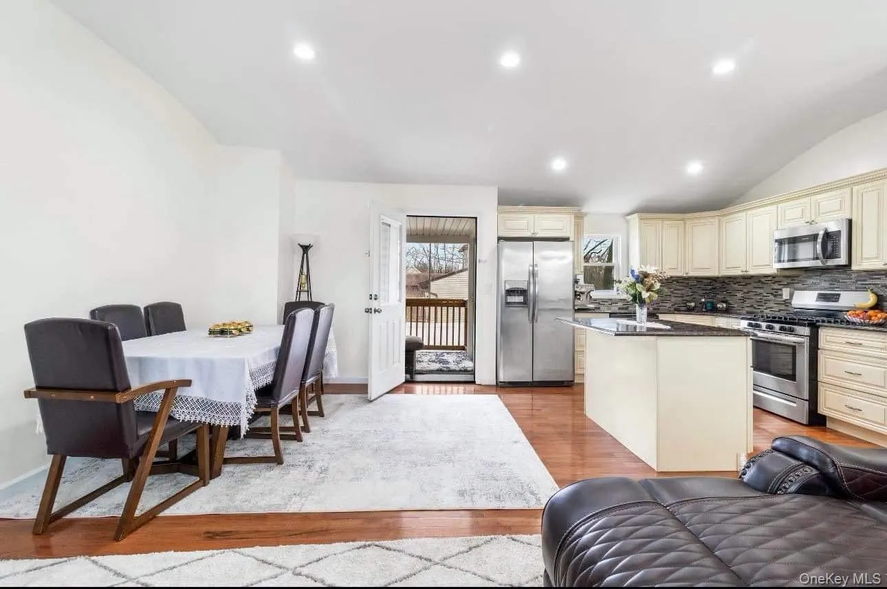 2 Somers Lane, Brookhaven, NY, 5 Bedroom Bedrooms, 8 Room Rooms,3 BathroomBathrooms,Residential Lease,For Rent,Somers,0,1062129 2 Somers Lane, Brookhaven, NY, 5 Bedroom Bedrooms, 8 Room Rooms,3 BathroomBathrooms,Residential Lease,For Rent,Somers,0,1062129
